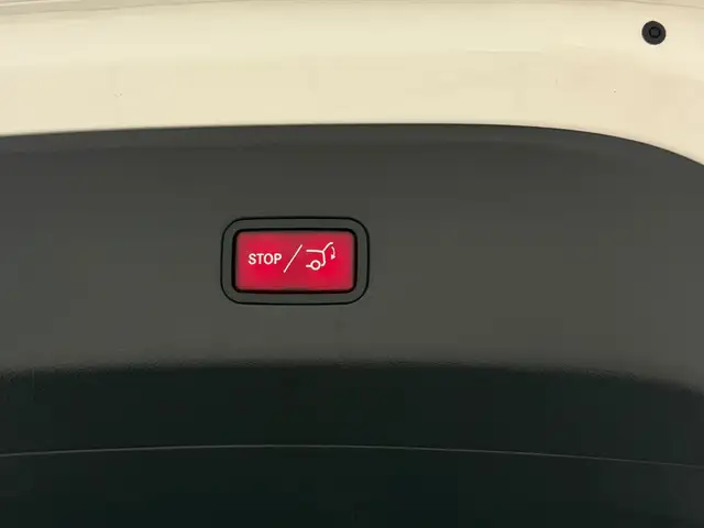 Mercedes-Benz 300 view 11