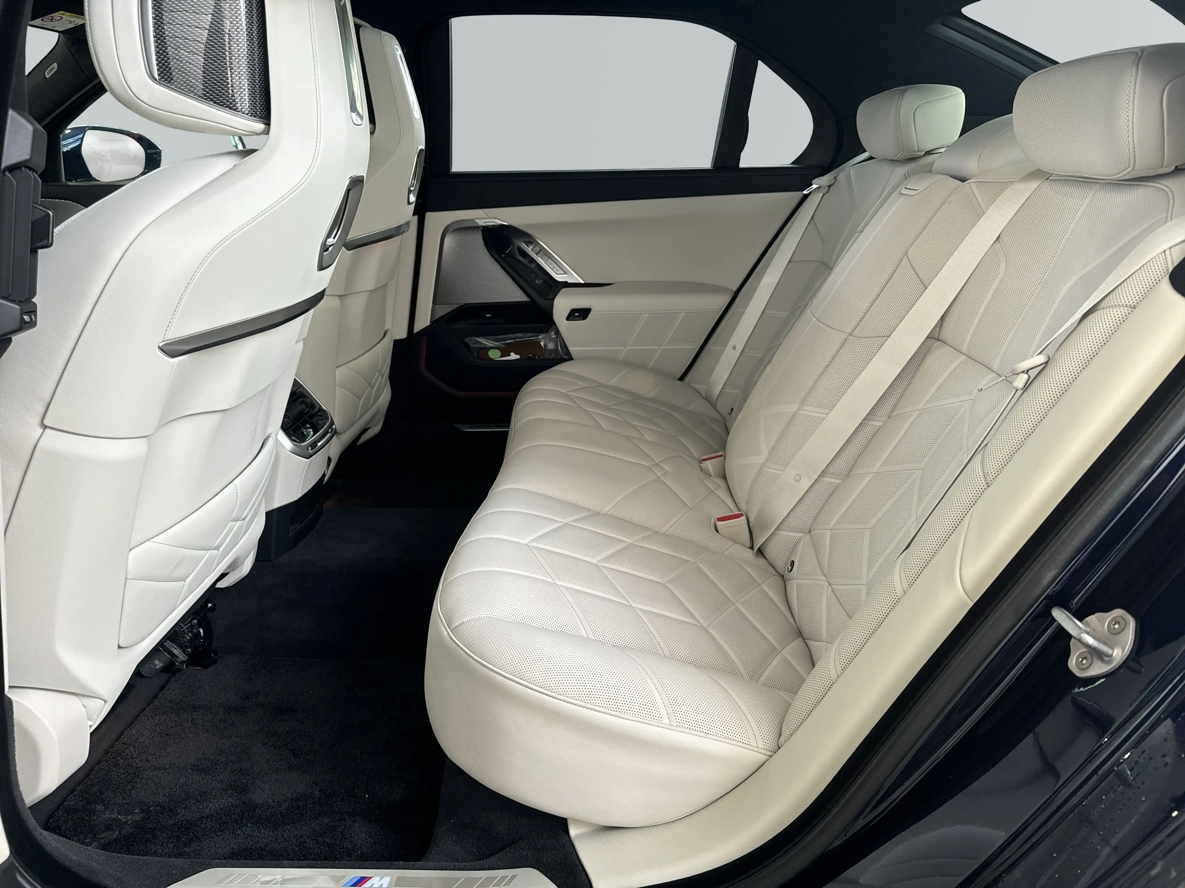 BMW i7 xDrive60 Limousine 776€ netto/mtl.*M Sportpaket*20 — photo 9