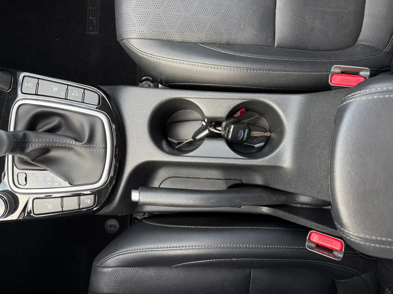 Kia Seltos снимка Kia Seltos