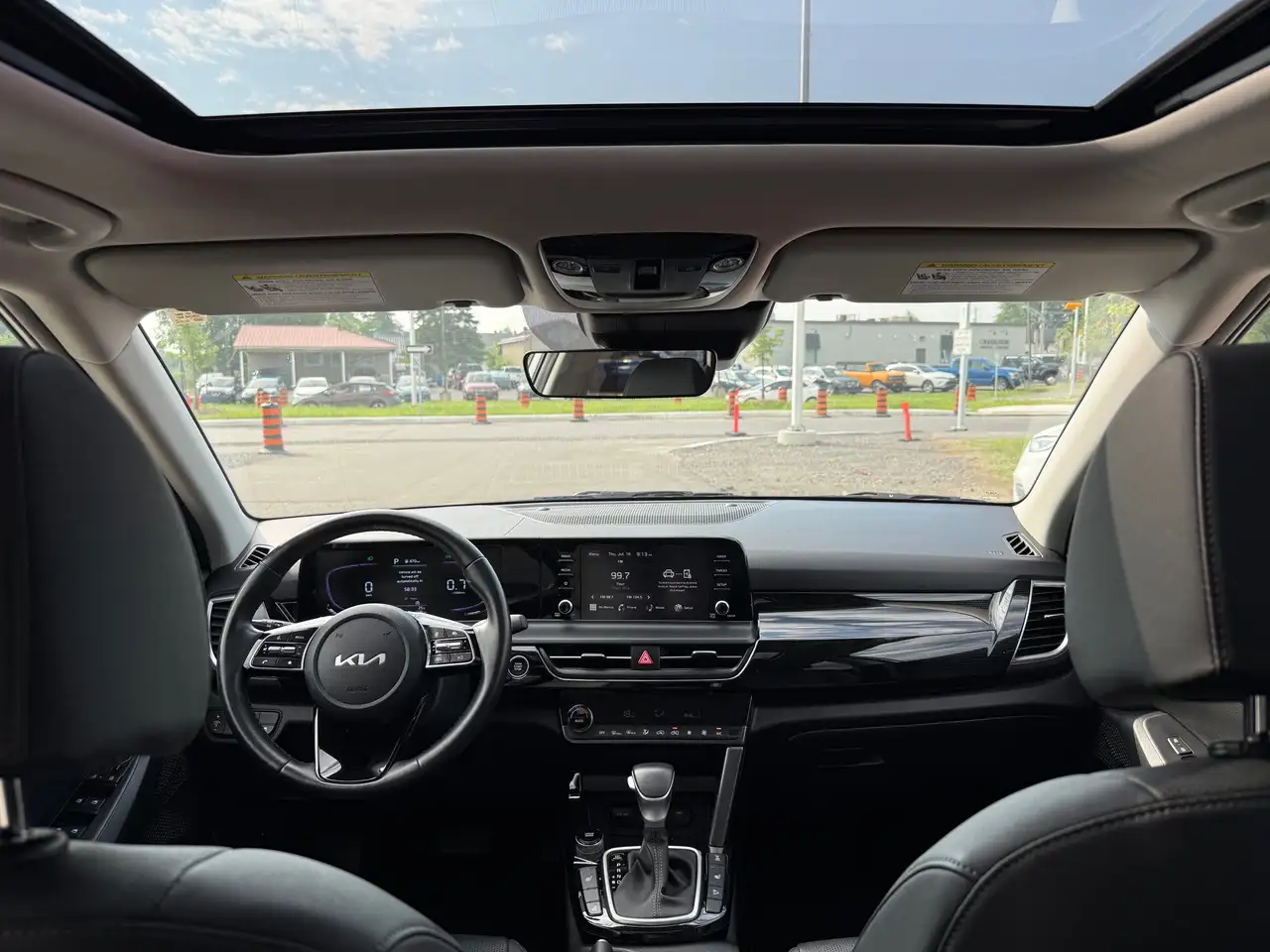 Kia Seltos снимка Kia Seltos