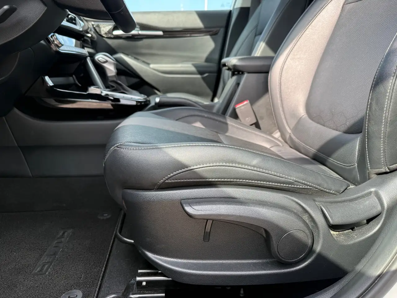 Kia Seltos снимка Kia Seltos