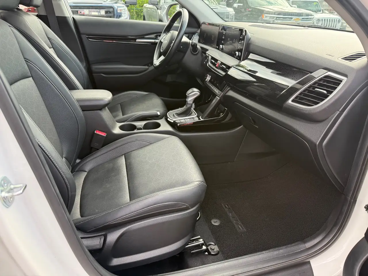Kia Seltos снимка Kia Seltos