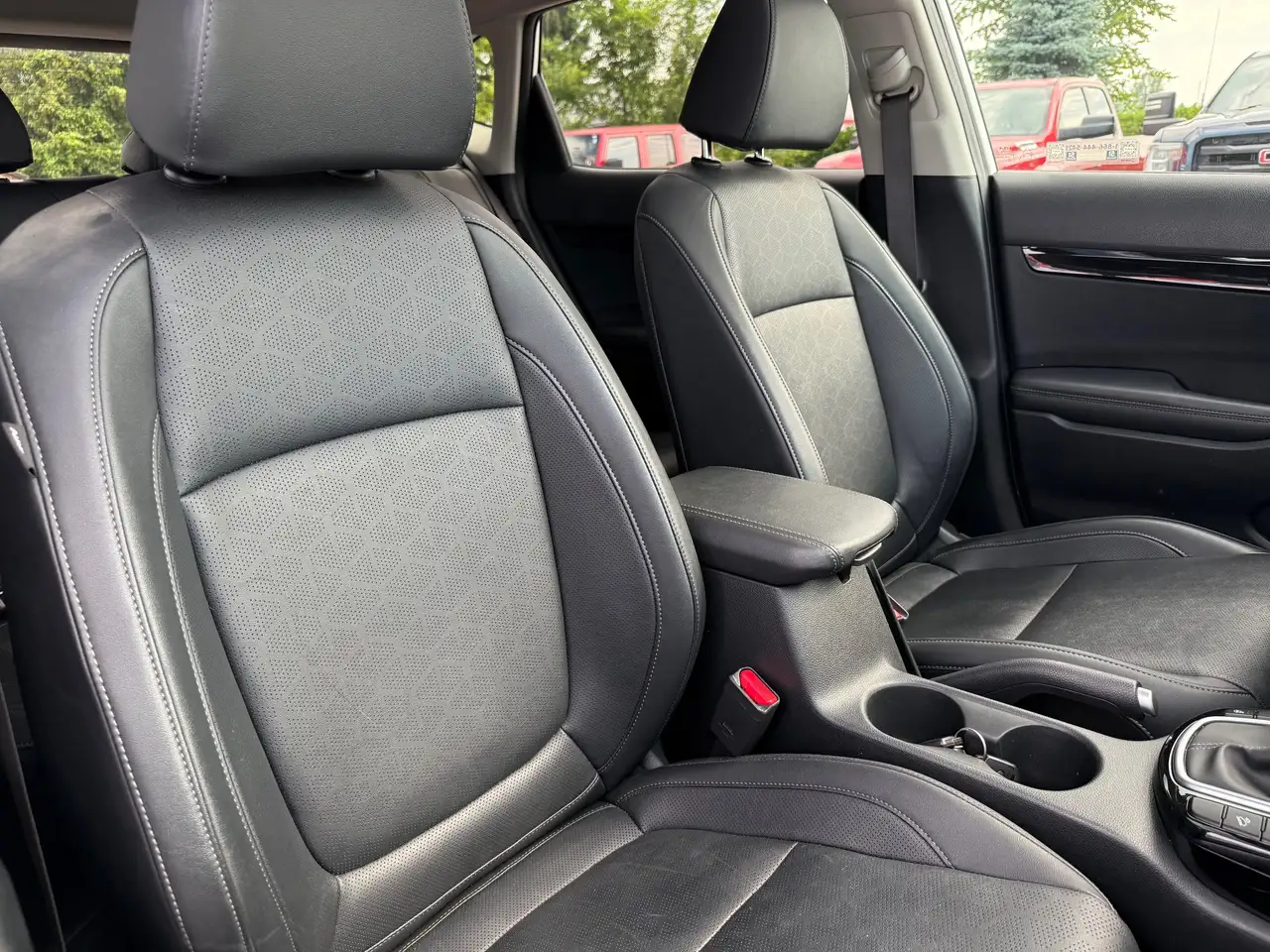 Kia Seltos снимка Kia Seltos