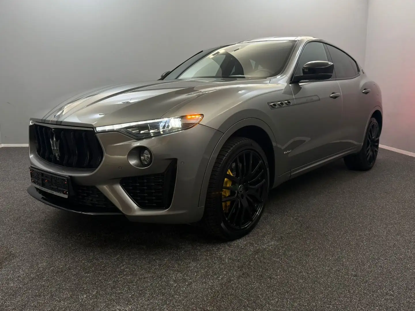 Maserati Levante Gransport 3.0D LUFT*HARMAN&KARDON*PANO Grau - 1