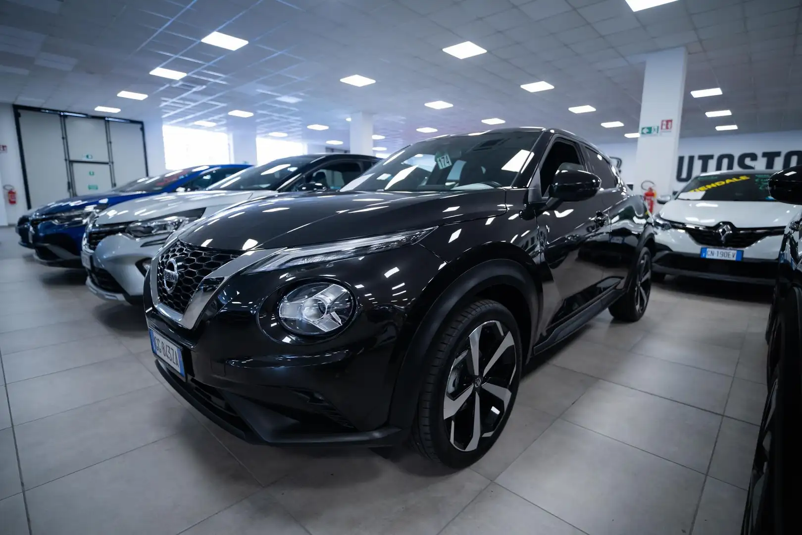 Nissan Juke 1.0 dig-t N-Connecta 114cv - 1