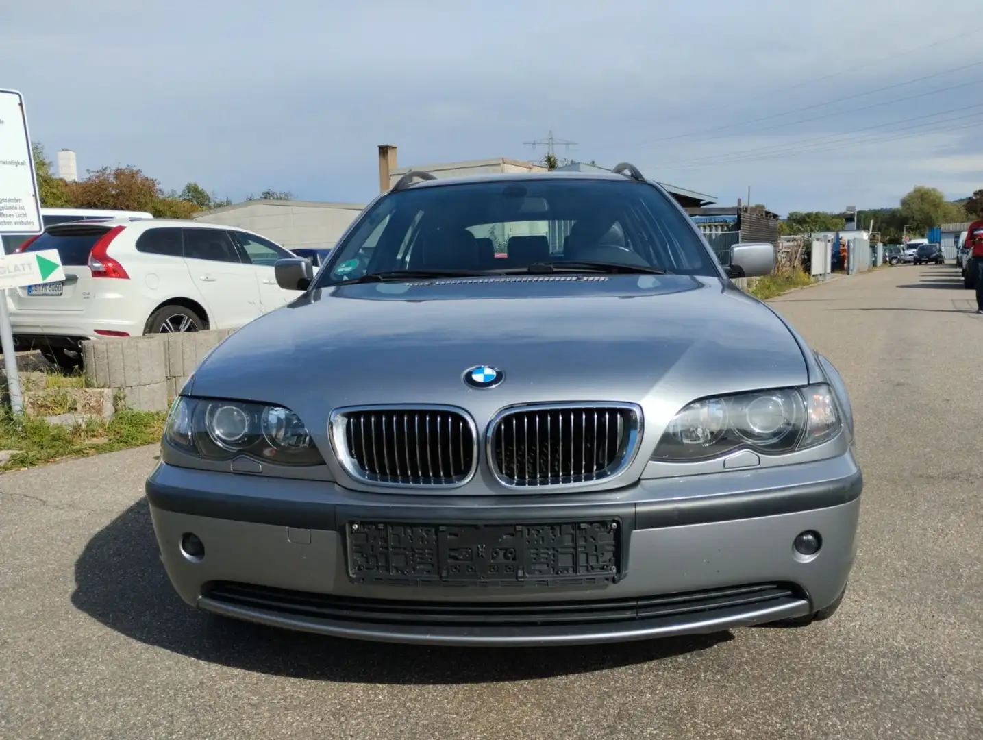 BMW 320 Baureihe 3 Touring 320i Edition Exclusive Grau - 2