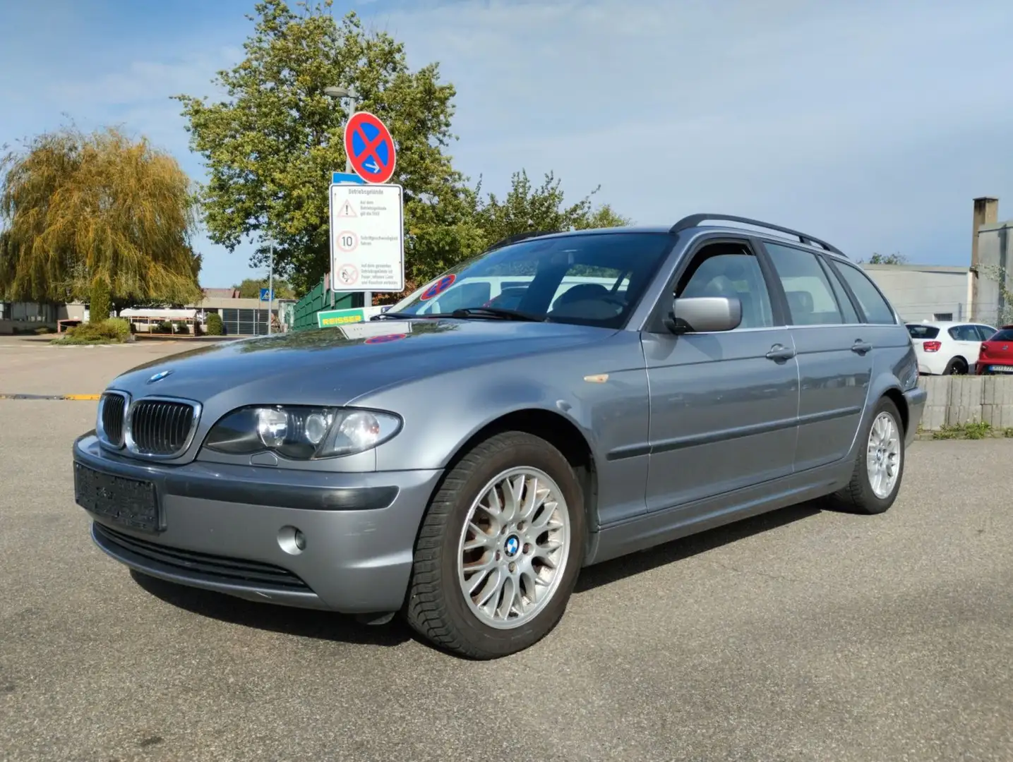 BMW 320 Baureihe 3 Touring 320i Edition Exclusive Grau - 1