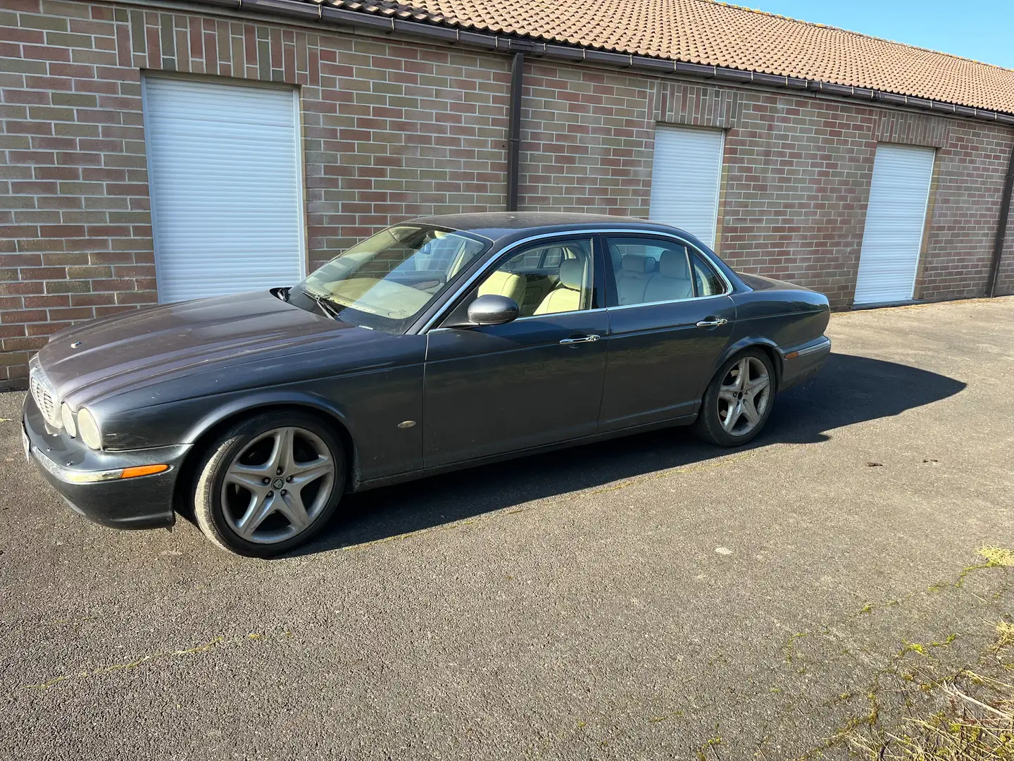 Jaguar XJ type 2.7l Šedá - 2