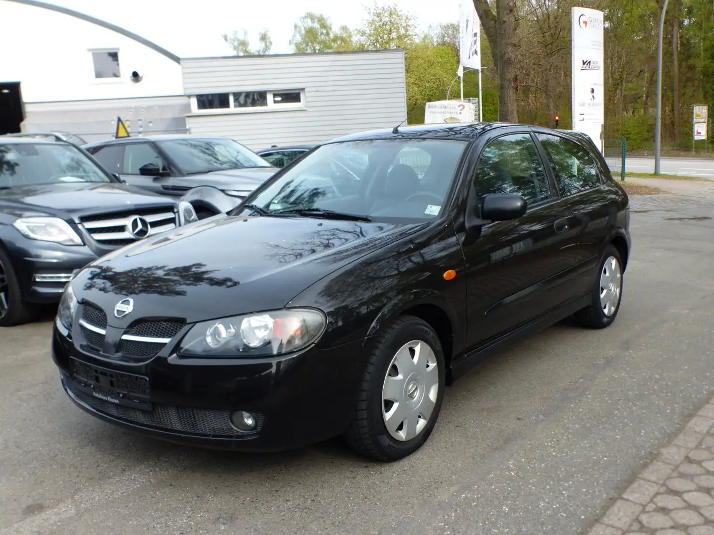 Nissan Almera 1.5 Klima Servo Radio Tüv Schwarz - 1