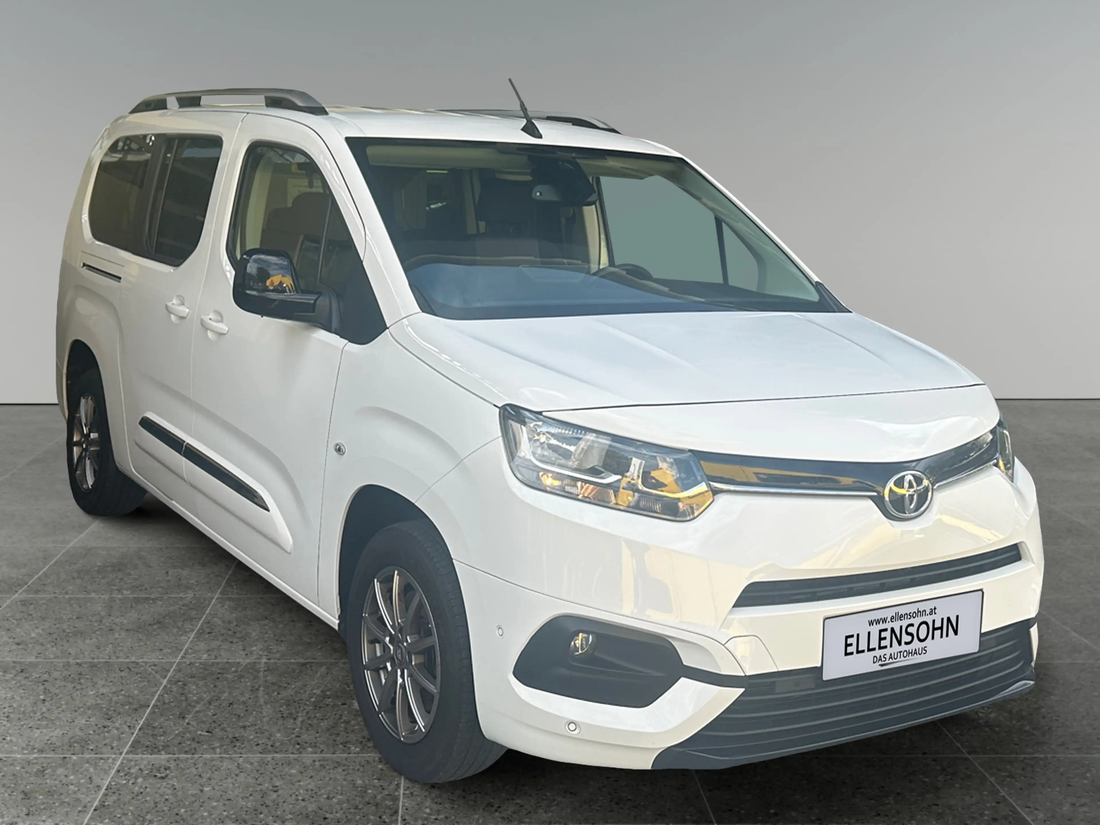 Toyota Proace City Verso 1,5lD 130PS,Family L2 inkl. Anhängekupplung — photo 6