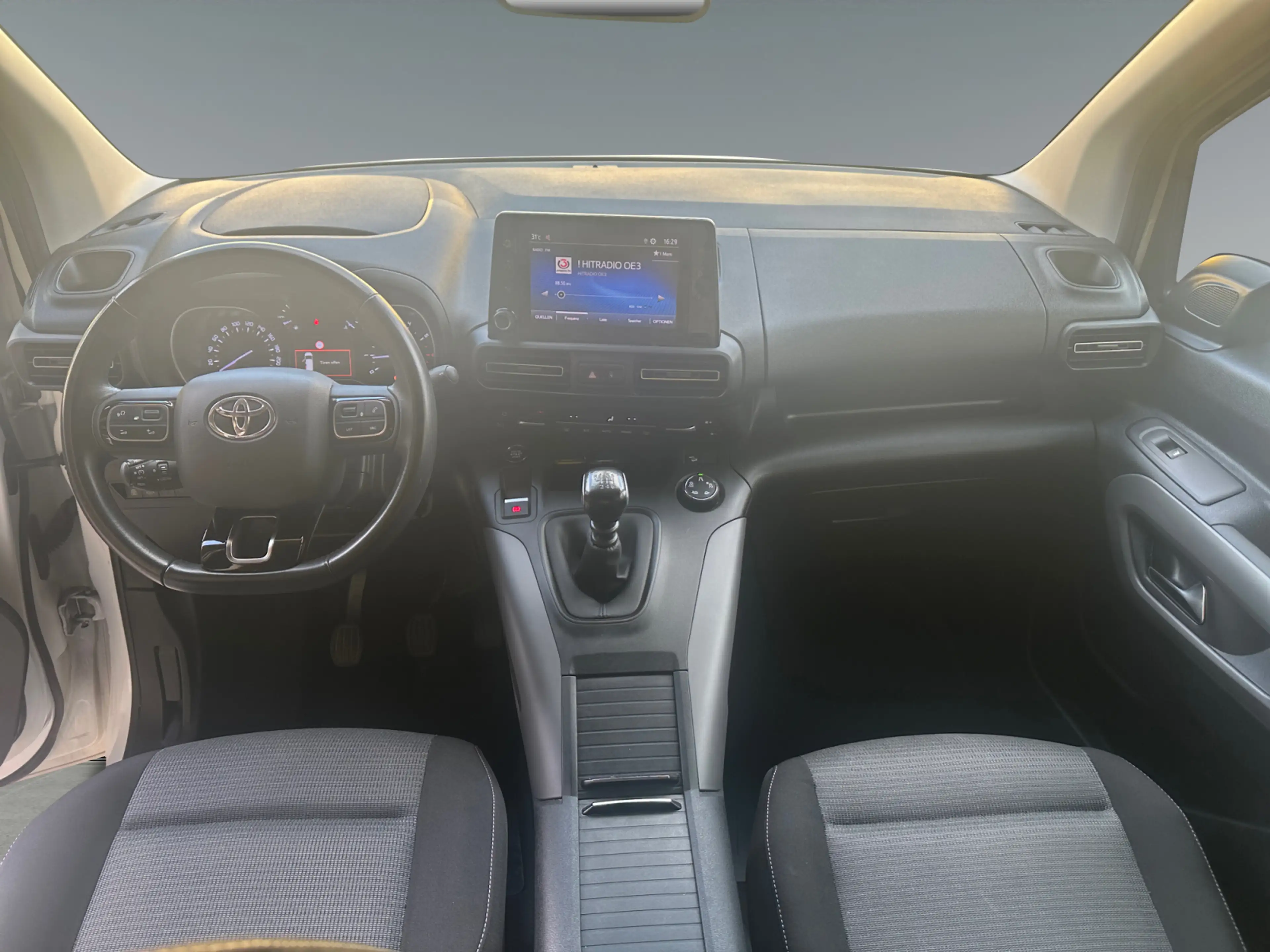 Toyota Proace City Verso 1,5lD 130PS,Family L2 inkl. Anhängekupplung — photo 9