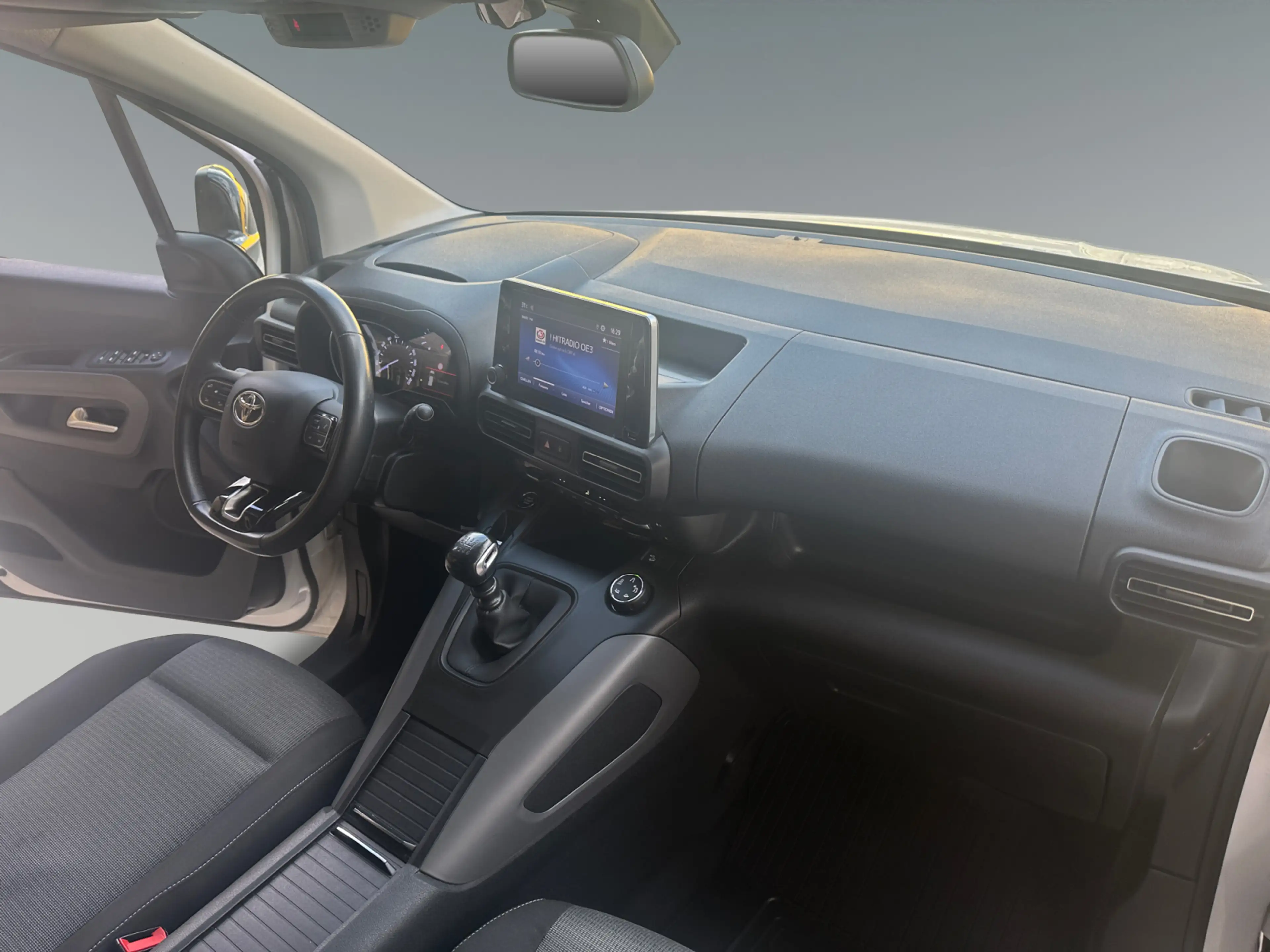 Toyota Proace City Verso 1,5lD 130PS,Family L2 inkl. Anhängekupplung — photo 11