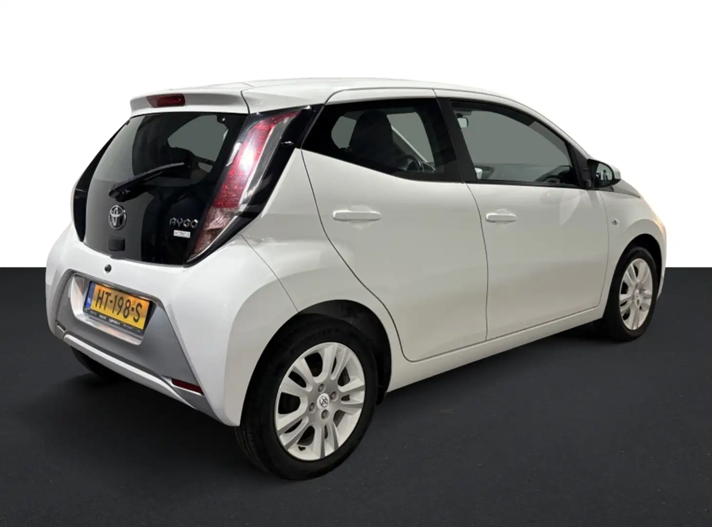 Toyota Aygo 1.0 VVT-i x-pure | Lichtmetaal | Airco | Wit - 2