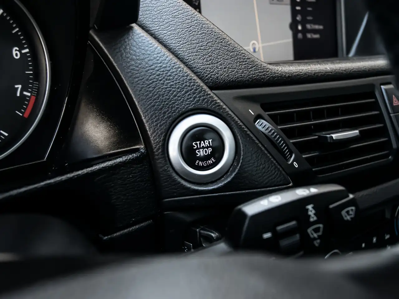 BMW X1 снимка BMW X1