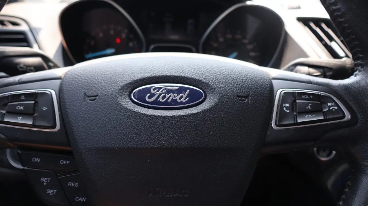 Ford Escape снимка Ford Escape