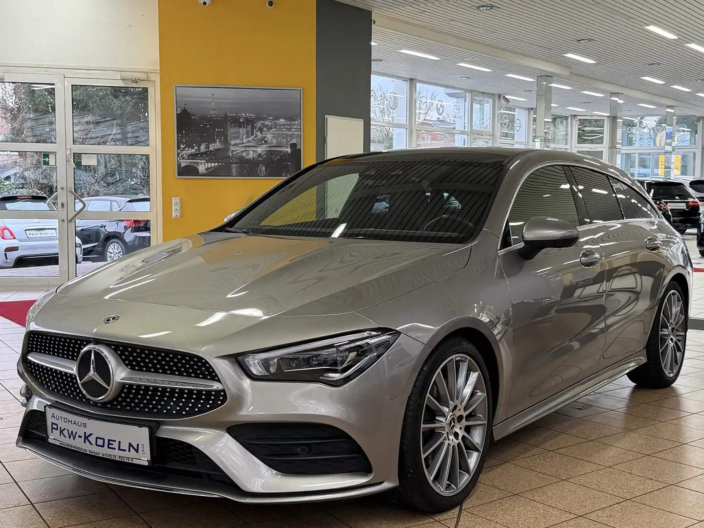 Mercedes-Benz CLA 200 d AMG-LiNE*PANO*360°*LED* - 1