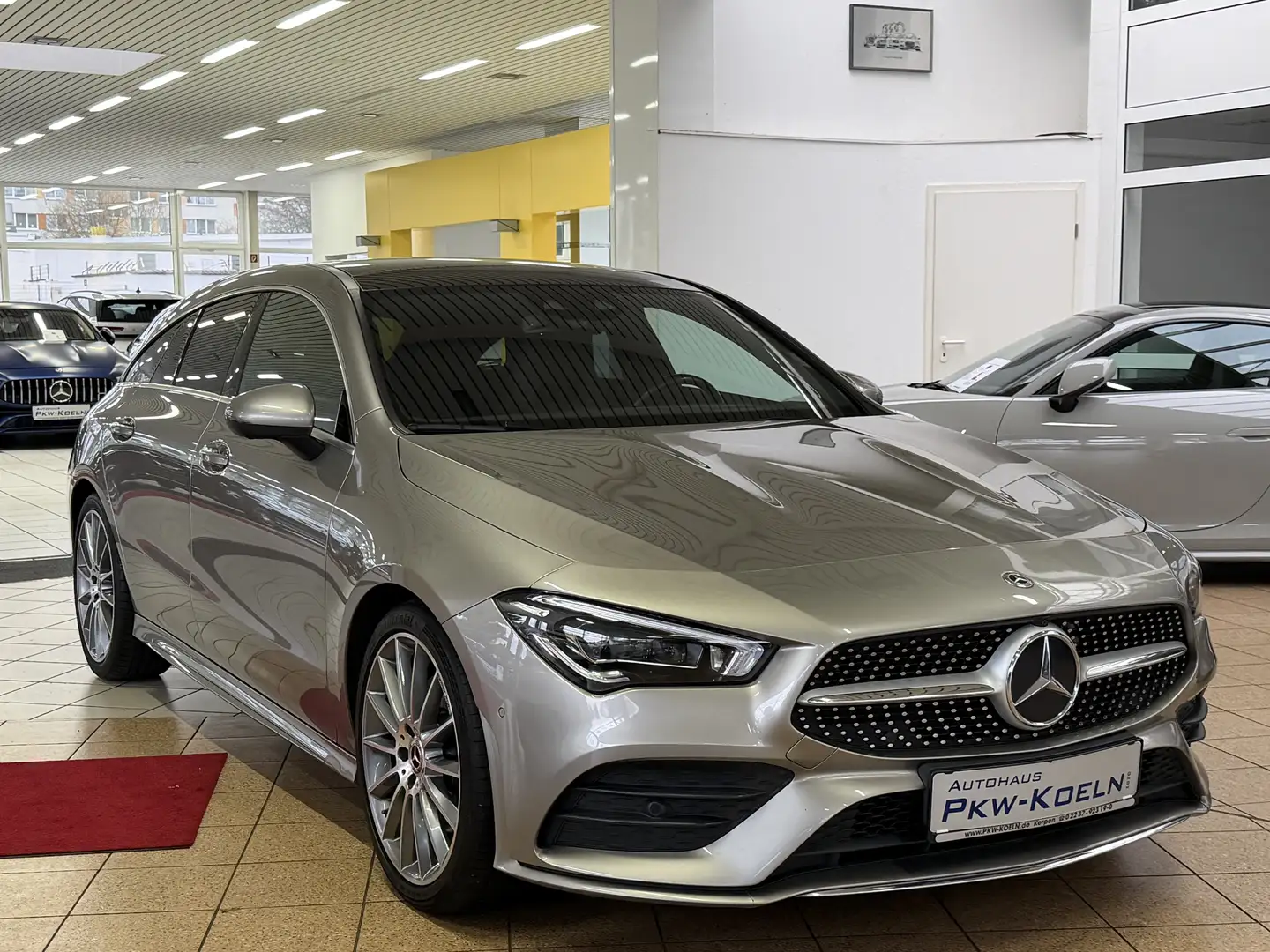 Mercedes-Benz CLA 200 d AMG-LiNE*PANO*360°*LED* - 2