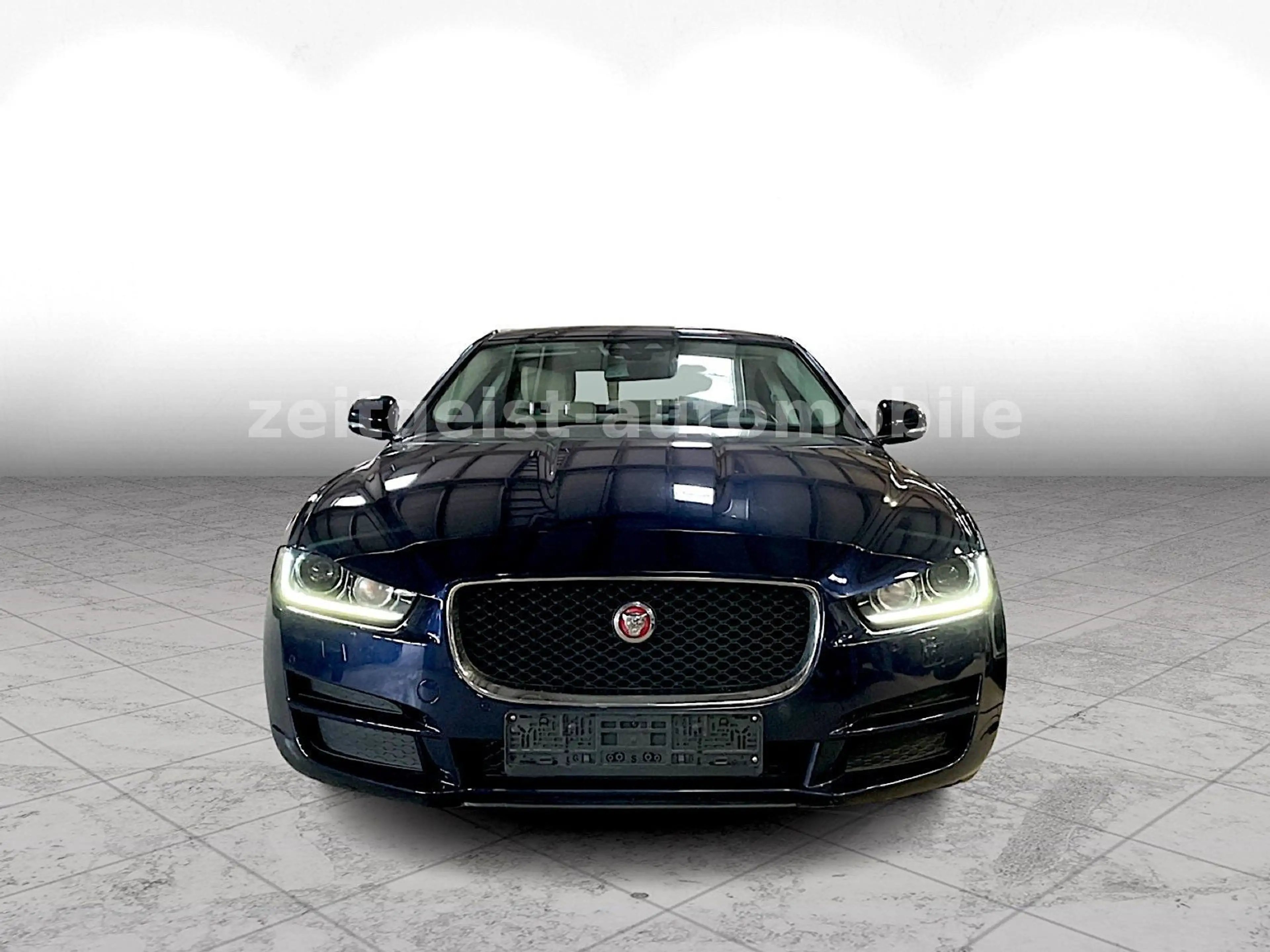 Jaguar XE 2.0d*Prestige*LEDER*STEUERKETTEN NEU*5 — photo 2