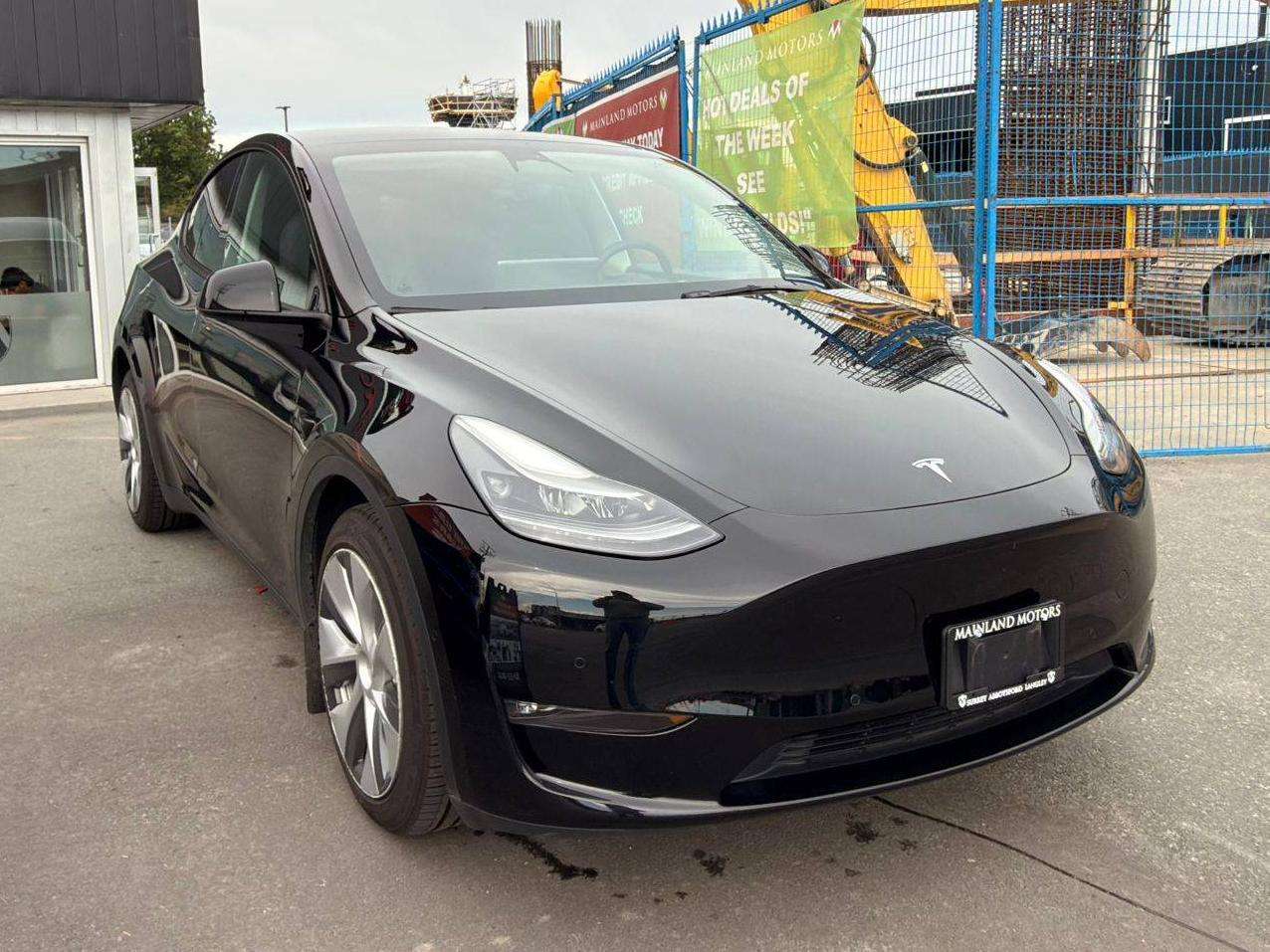 2022 Tesla Model Y — view 3