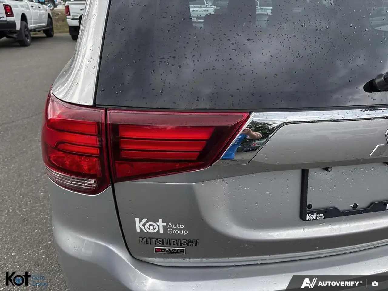 Mitsubishi Outlander снимка Mitsubishi Outlander
