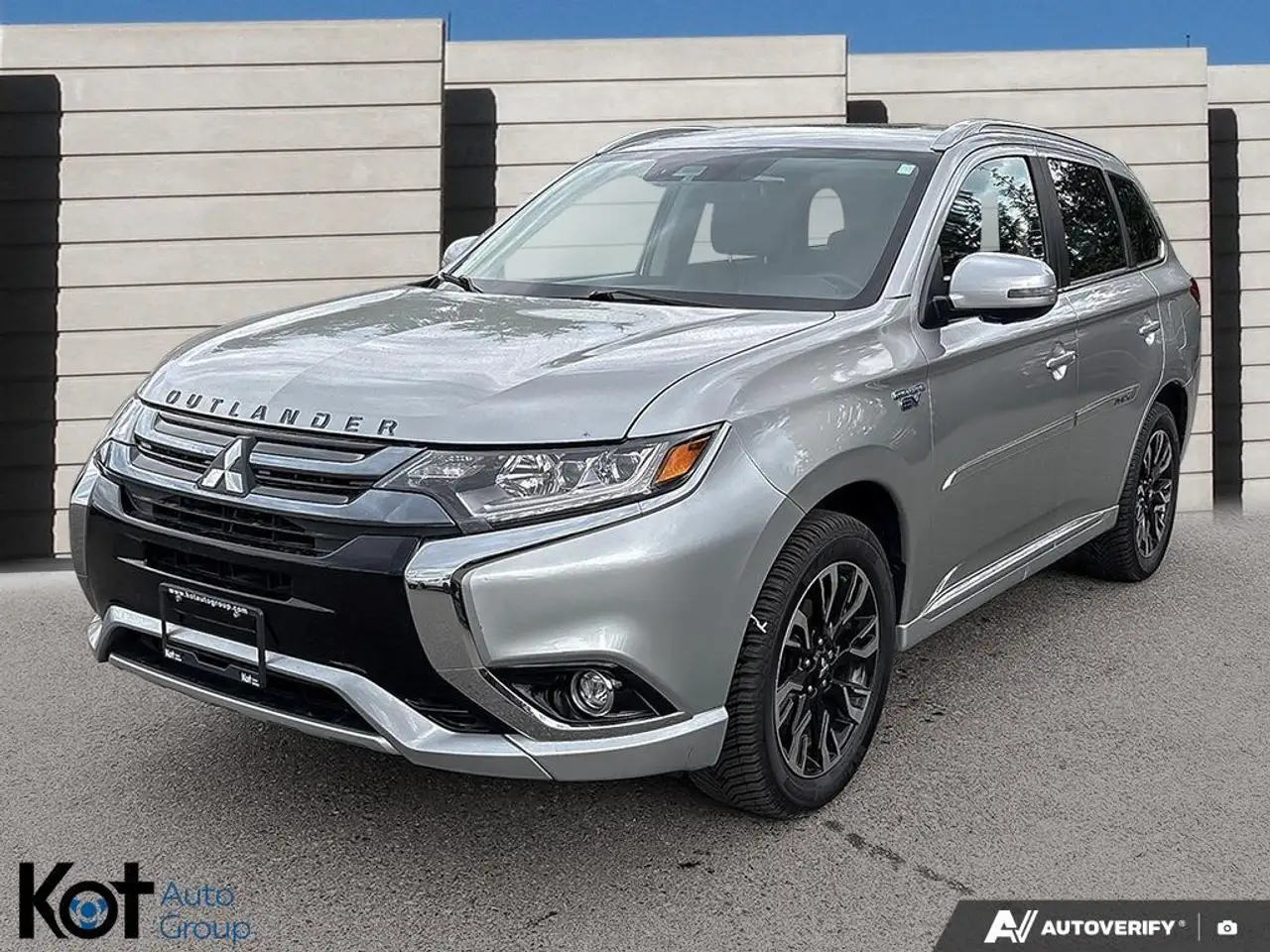 Mitsubishi Outlander снимка Mitsubishi Outlander