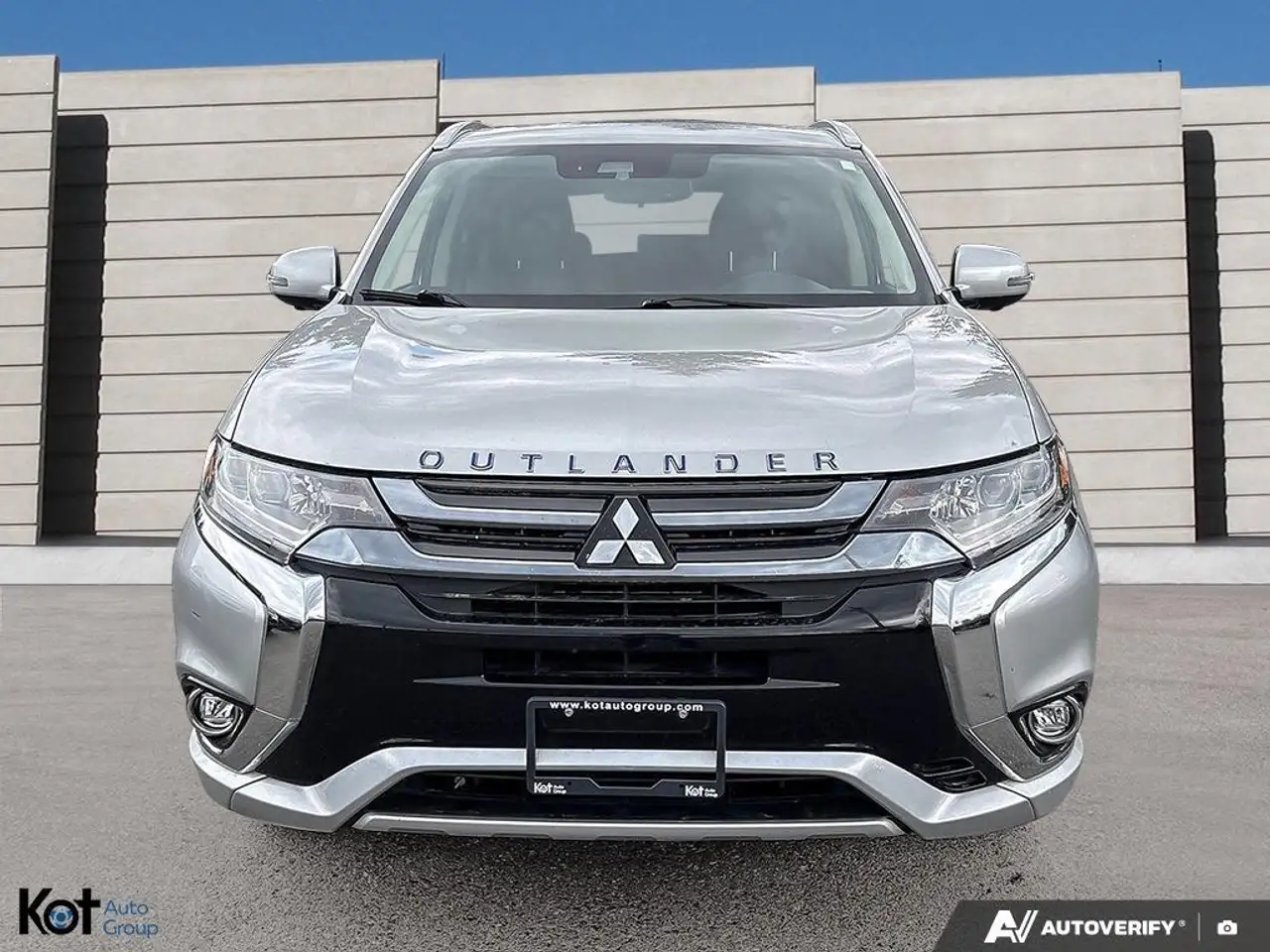 Mitsubishi Outlander снимка Mitsubishi Outlander