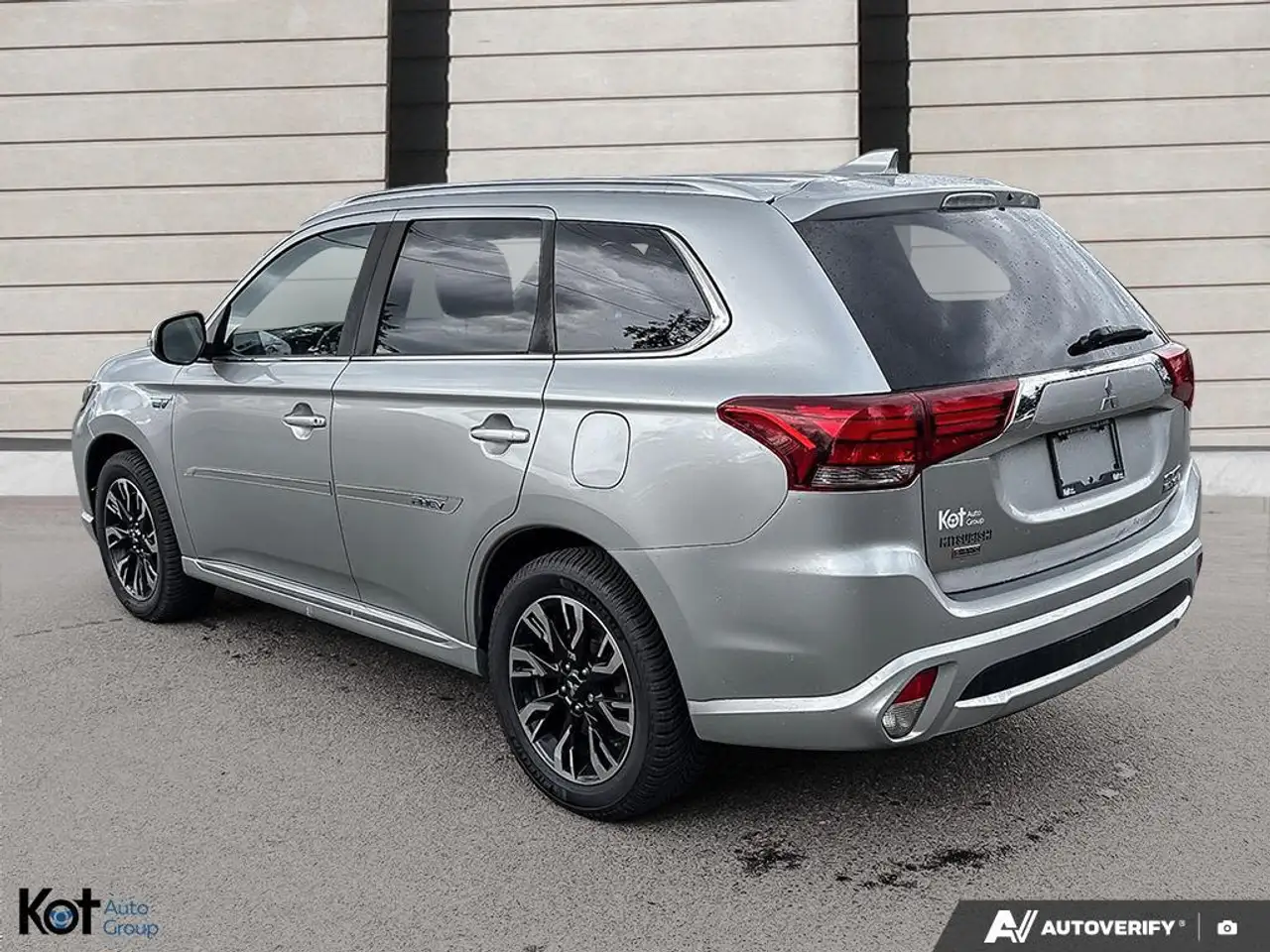 Mitsubishi Outlander снимка Mitsubishi Outlander