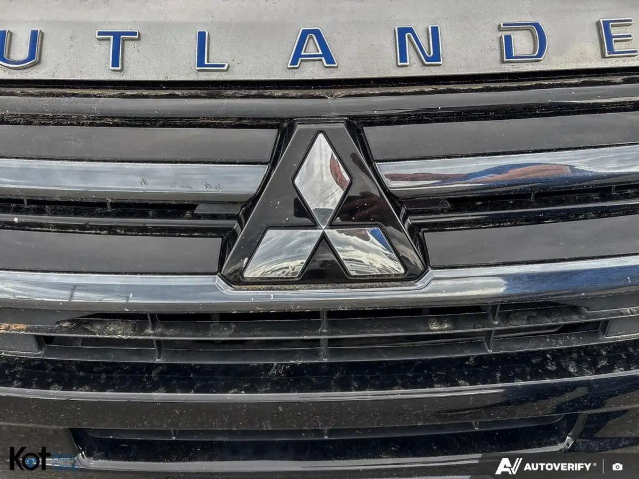 Mitsubishi Outlander снимка Mitsubishi Outlander