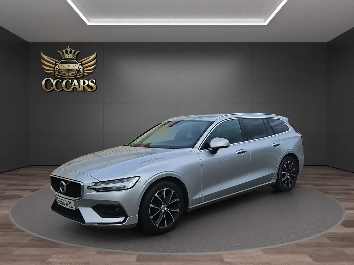 Volvo V60 D3 Momentum Pro Grau - 1