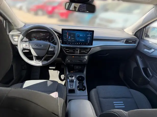 Ford Focus view 9