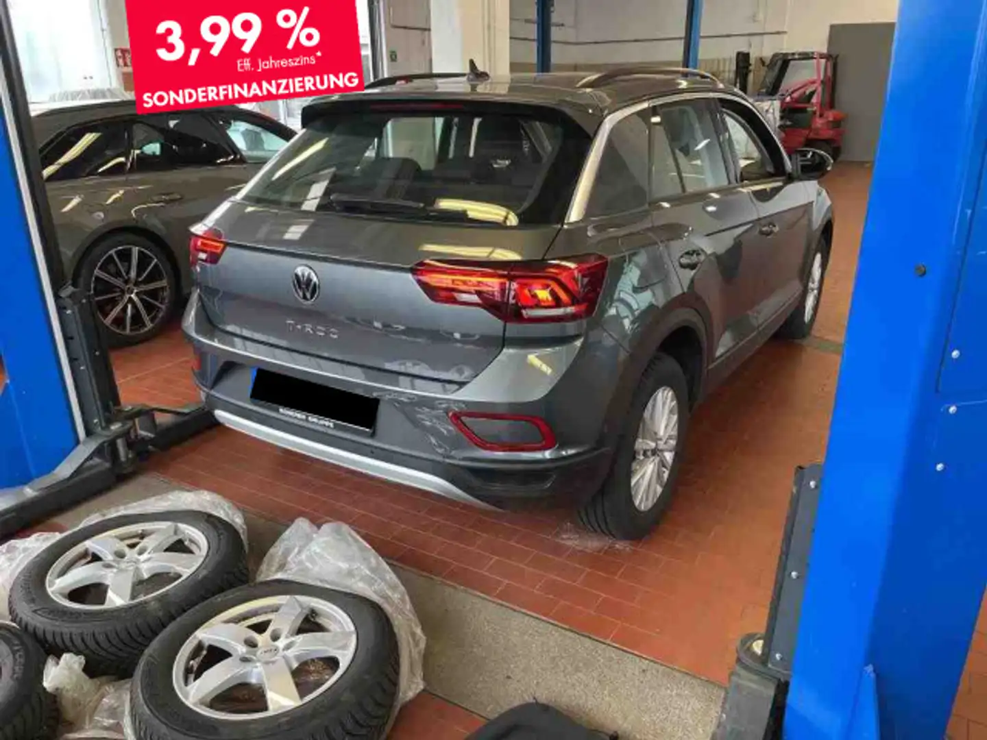 Volkswagen T-Roc Life 2.0 TDI DSG LED NAVI AHK RFK EPH Grau - 2
