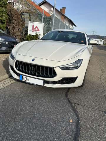 Imagine Maserati Ghibli Hybrid