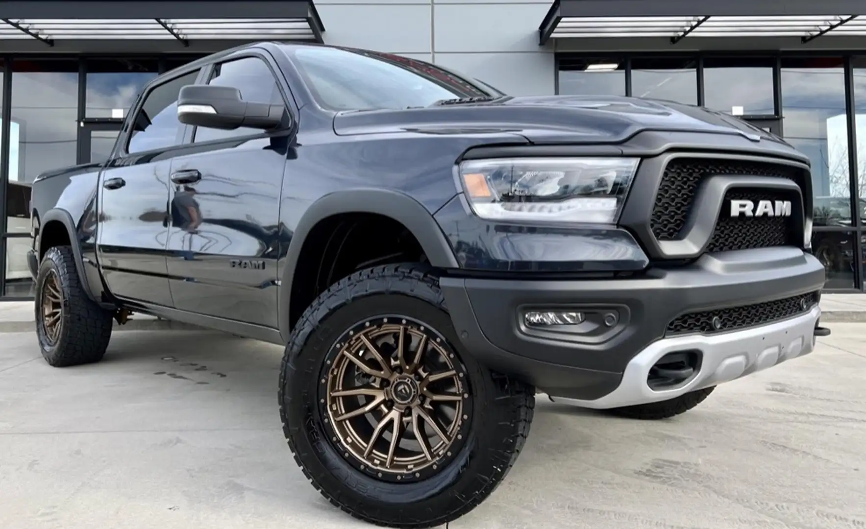 Dodge RAM TARGA ITALIANA REBEL  5.7  4x4 V8 Crew CAB Grigio - 1
