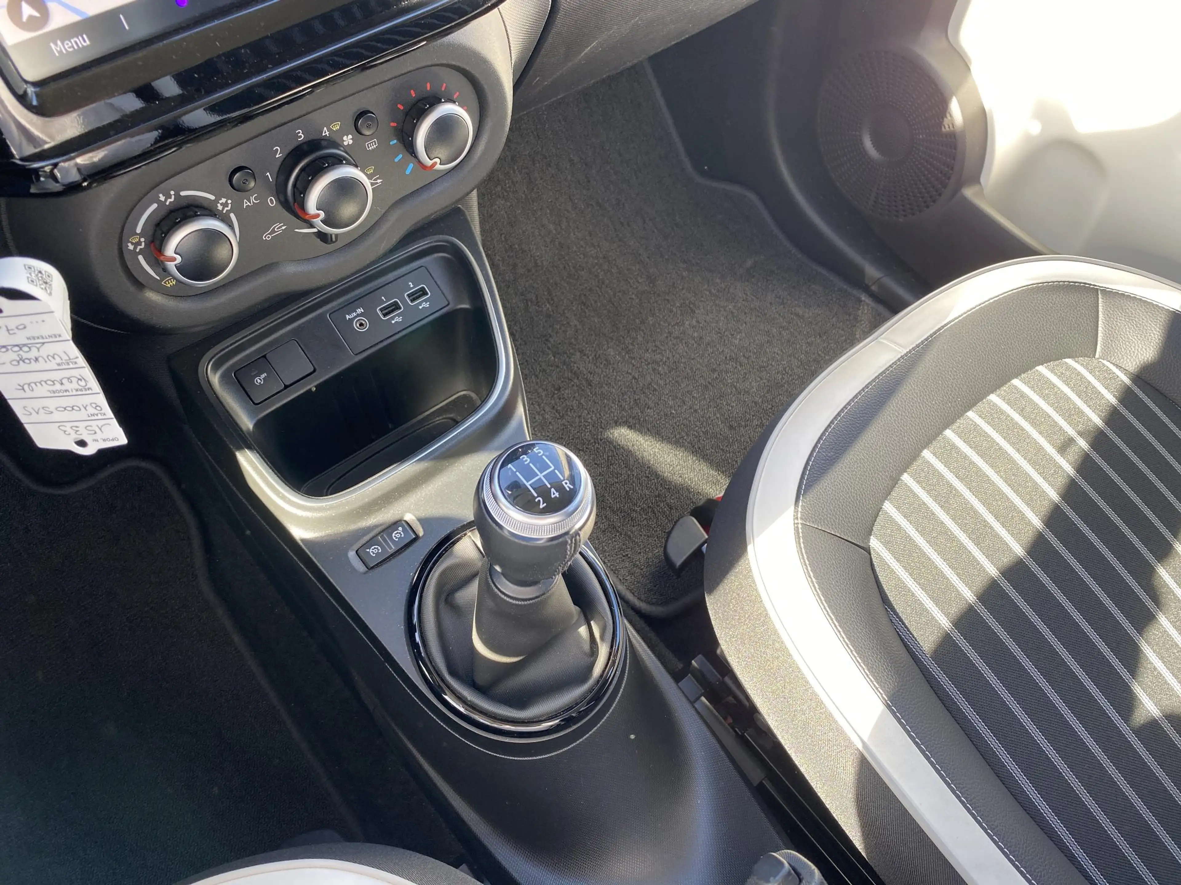 Renault Twingo Intens 0.9 SCe 65 GPF — photo 10