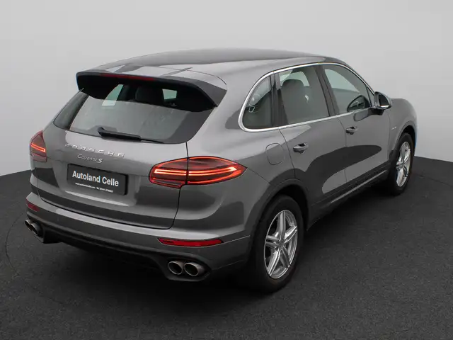 Porsche Cayenne view 7