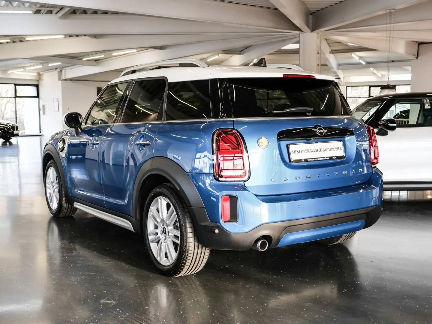 MINI Cooper SE Countryman Cooper SE ALL4 Classic Trim Aut Nav HuD LED Pano K Blau - 2