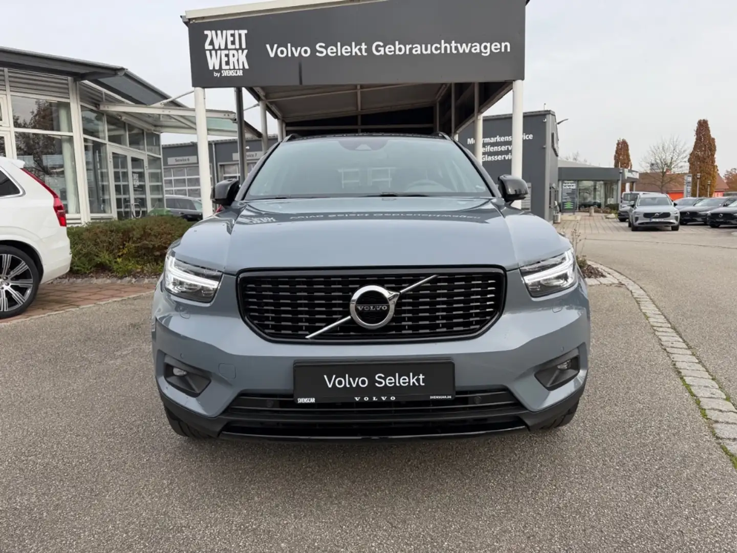 Volvo XC40 R Design B4 EU6d Navi Digitales Cockpit Memory Sit Gris - 2
