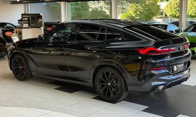BMW X6 view 9