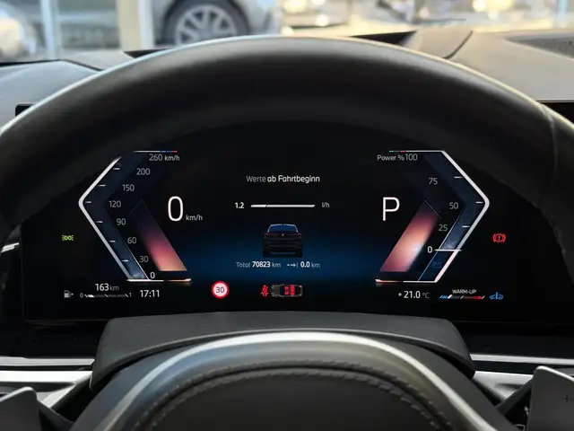 BMW X6 view 14