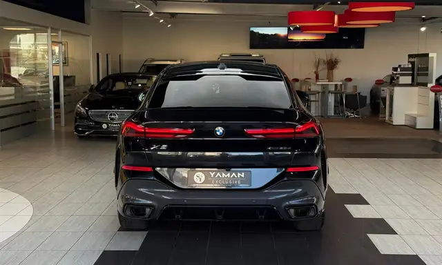 BMW X6 view 8