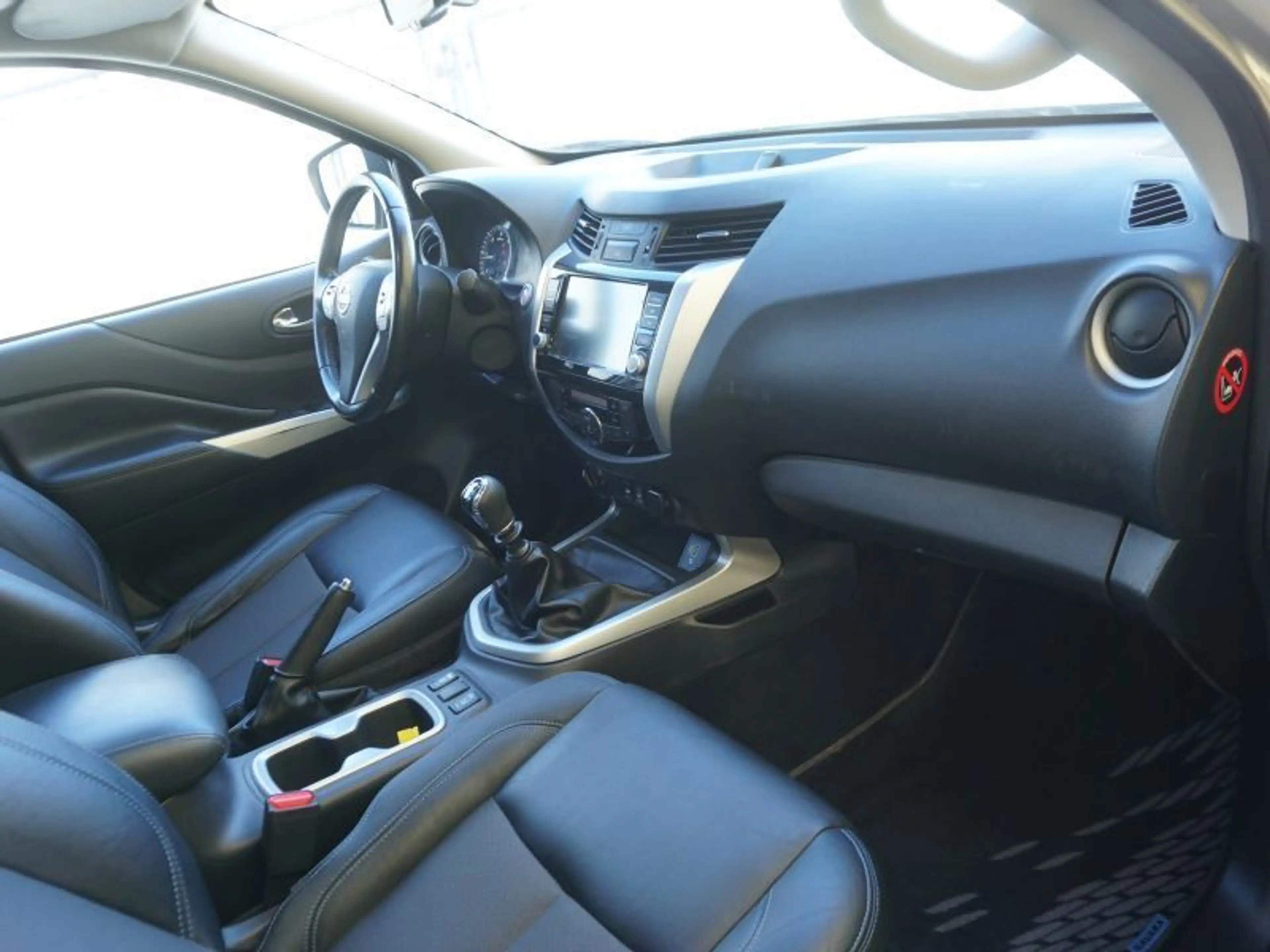 Nissan Navara Double Cab 4x4 2.3 dCi N-Guard *AHV+SCHIEBEDACH* — photo 11