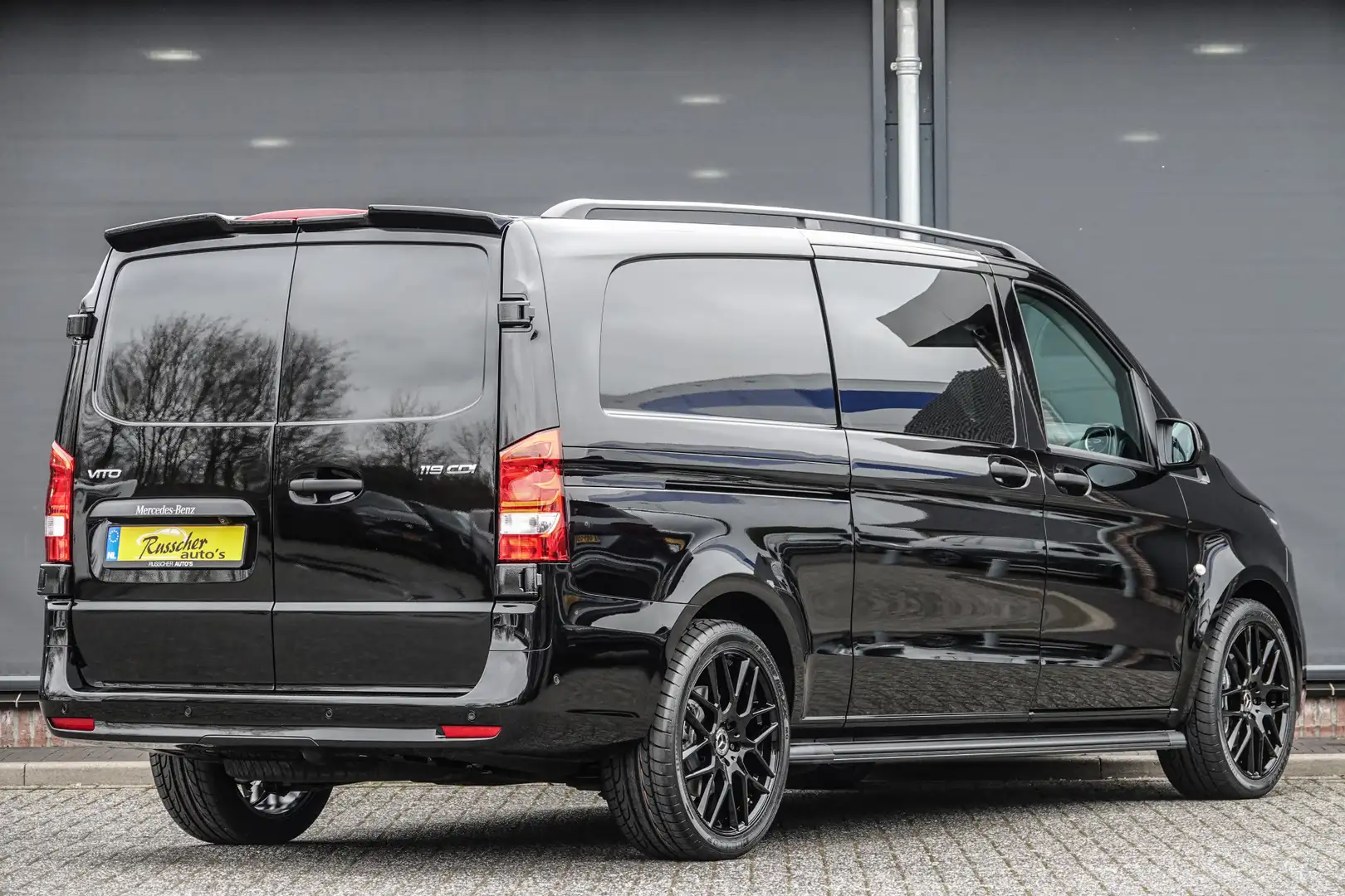 Mercedes-Benz Vito 119Cdi 190Pk 9G-Tronic Aut. | Dubbele Cabine | Mix Zwart - 2