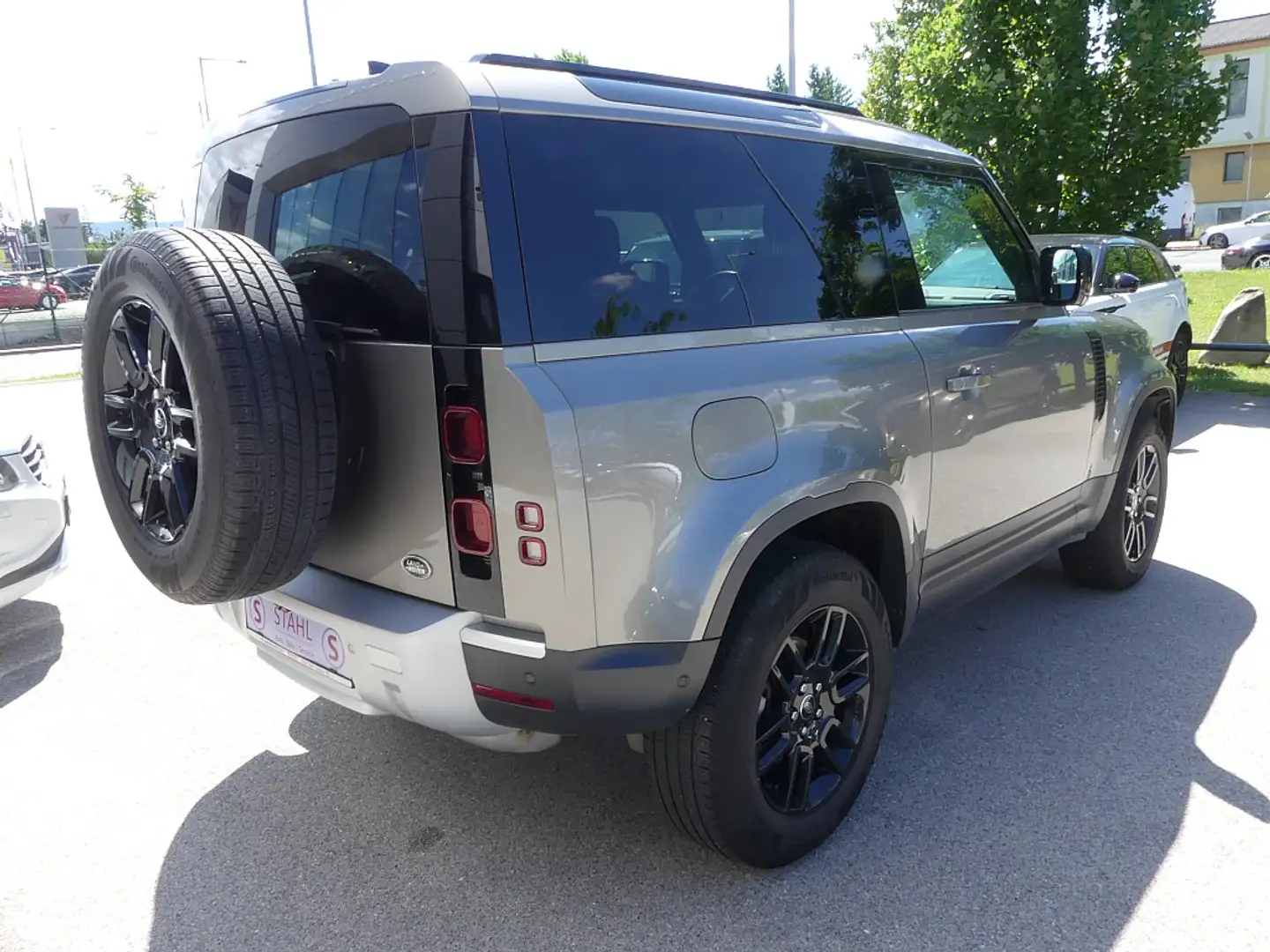 Land Rover Defender 90 S D200 AWD Aut. | Auto Stahl Wien 23 Argento - 2