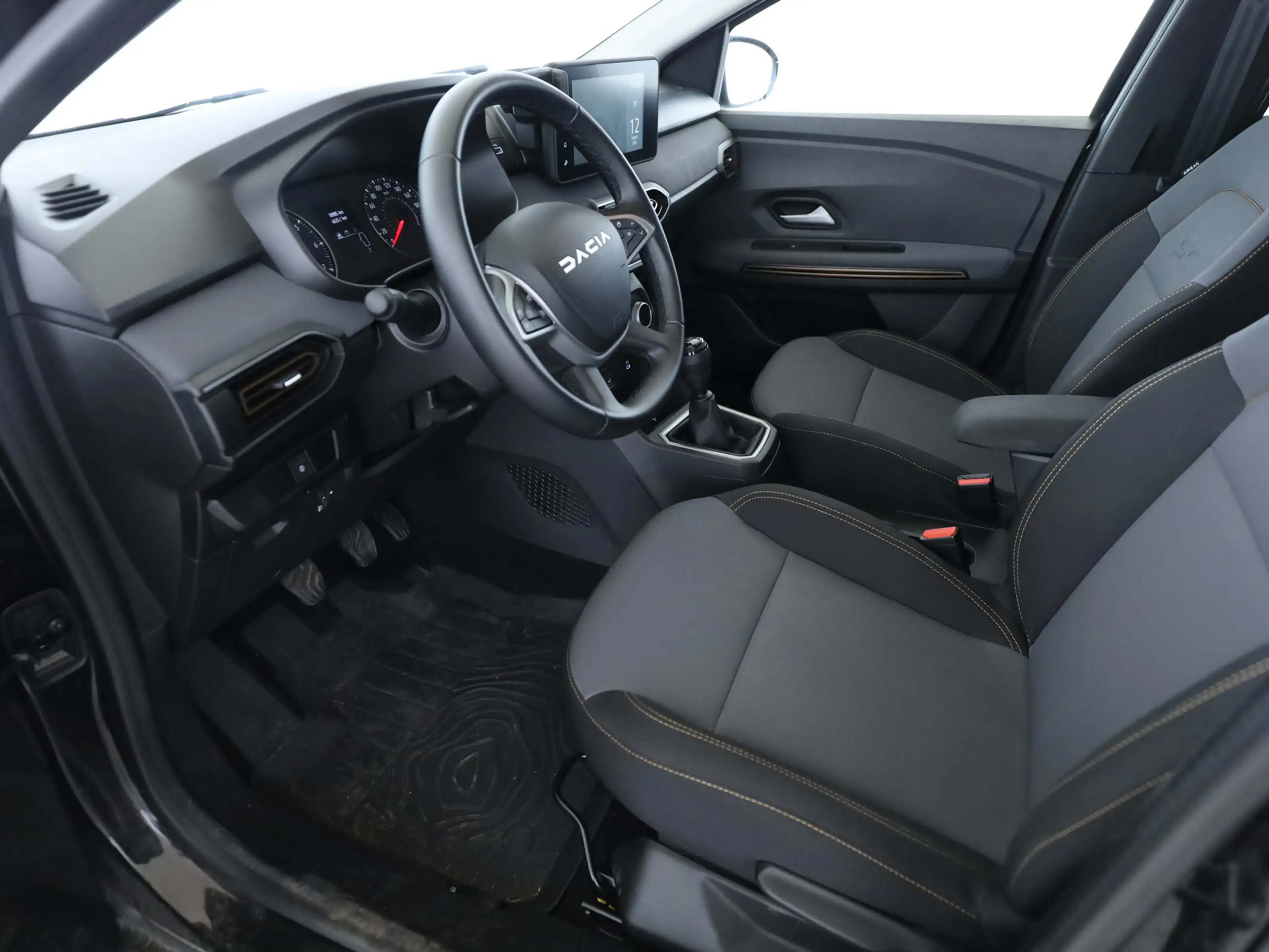Dacia Jogger Extreme TCe 110 7-Sitzer SHZ PDC KLIMA BT — photo 6