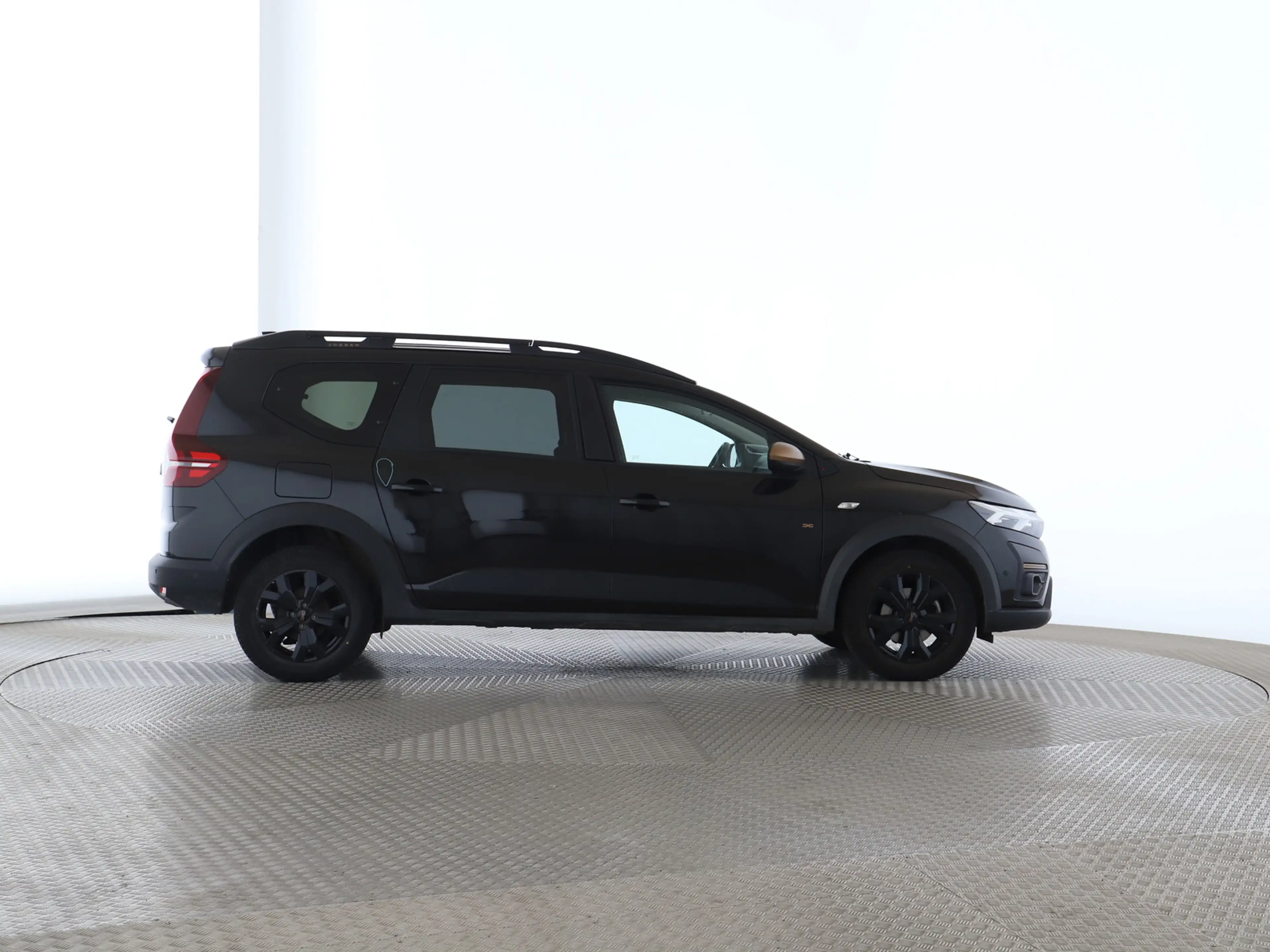 Dacia Jogger Extreme TCe 110 7-Sitzer SHZ PDC KLIMA BT — photo 2