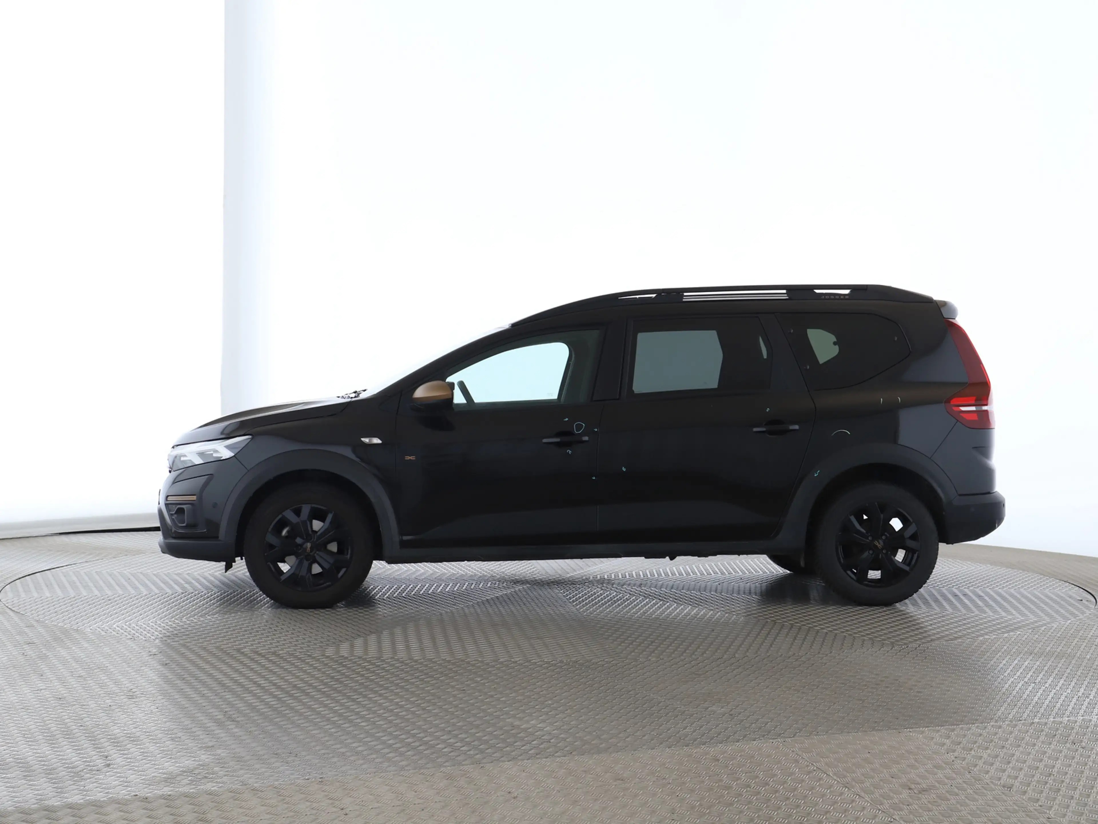 Dacia Jogger Extreme TCe 110 7-Sitzer SHZ PDC KLIMA BT — photo 5