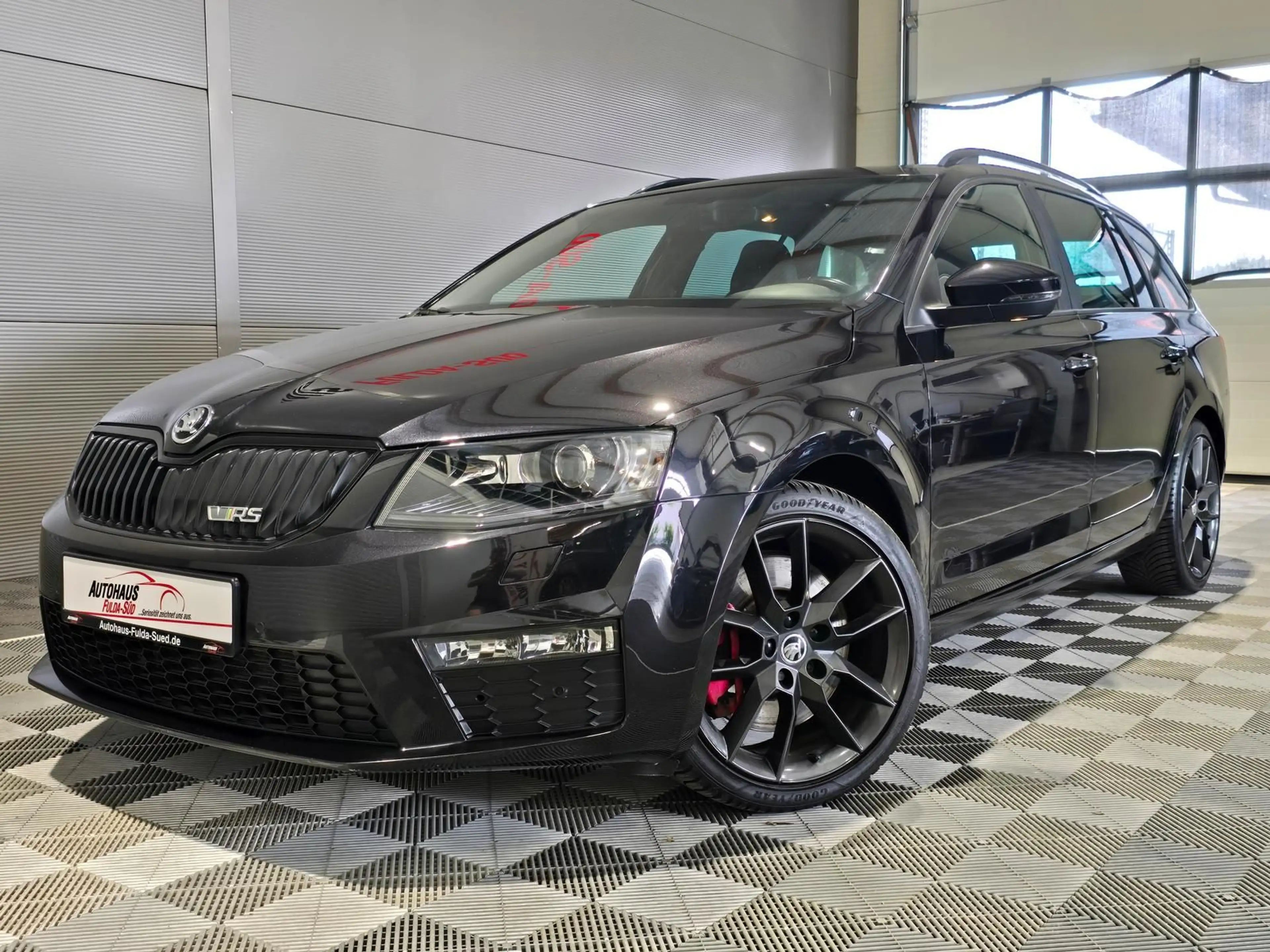 Skoda Octavia RS 2.0 TSI°Pano°SmartLink°RFK°AHK°BiXeno — photo 5