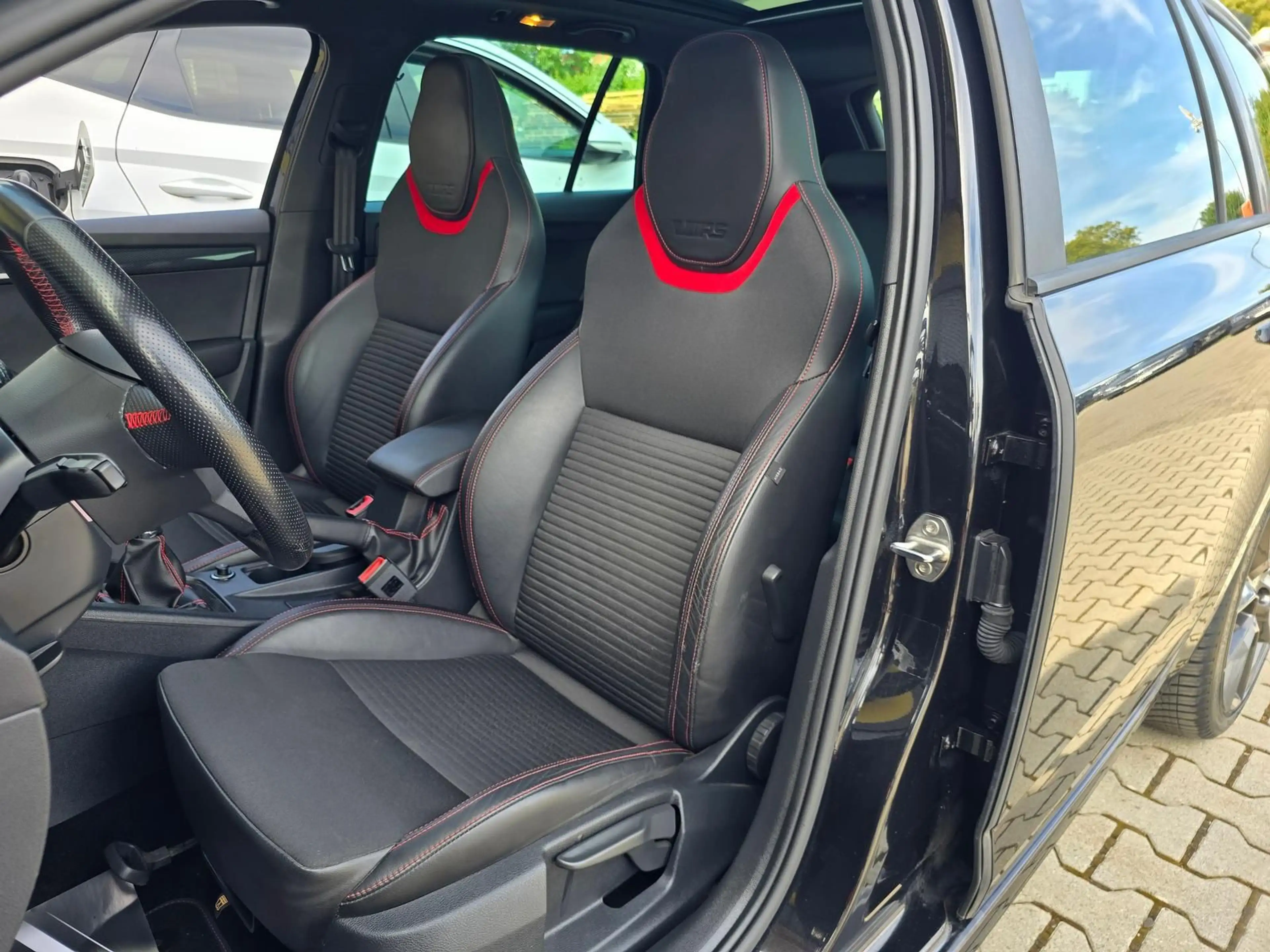 Skoda Octavia RS 2.0 TSI°Pano°SmartLink°RFK°AHK°BiXeno — photo 11