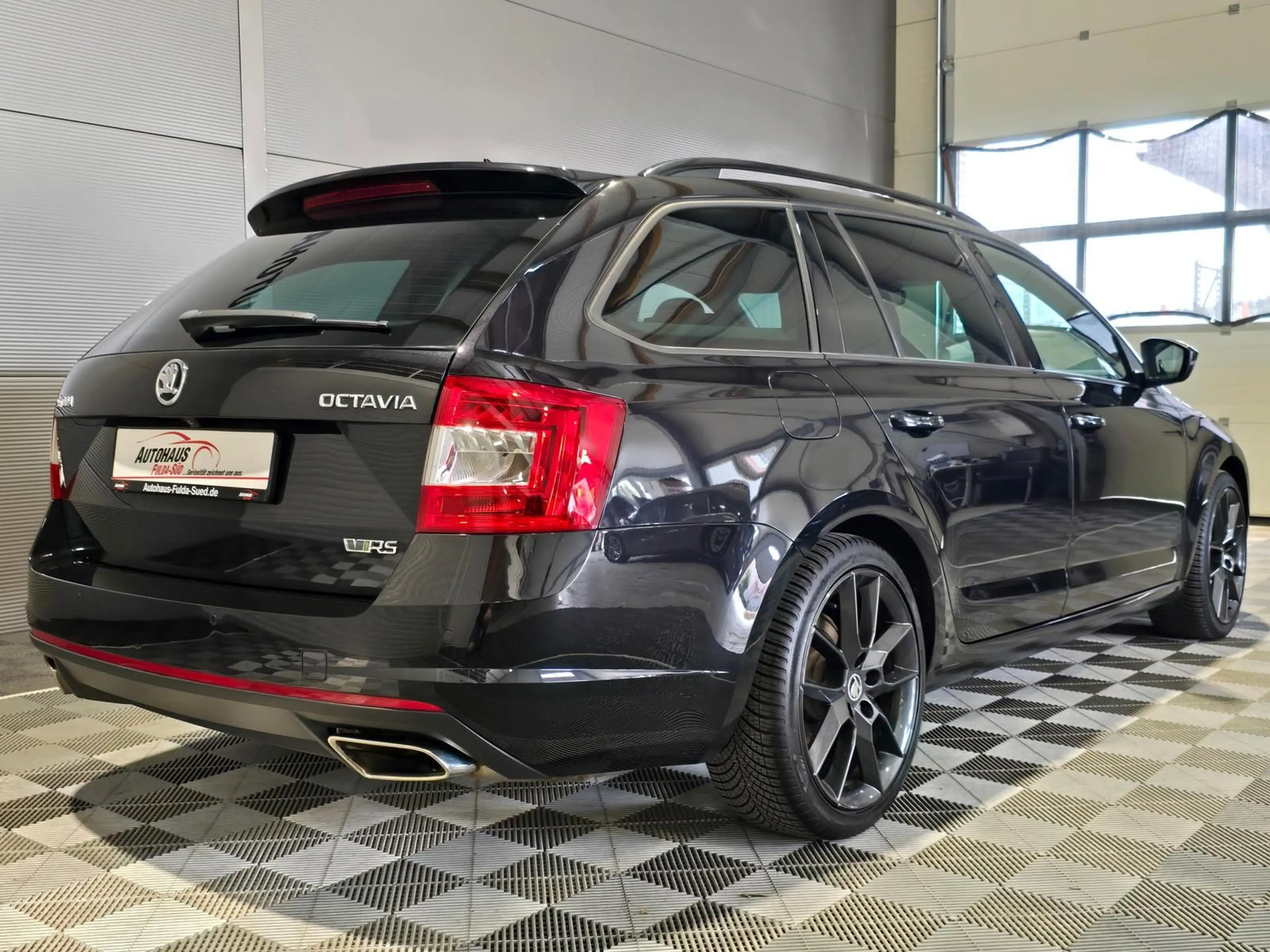 Skoda Octavia RS 2.0 TSI°Pano°SmartLink°RFK°AHK°BiXeno — photo 4