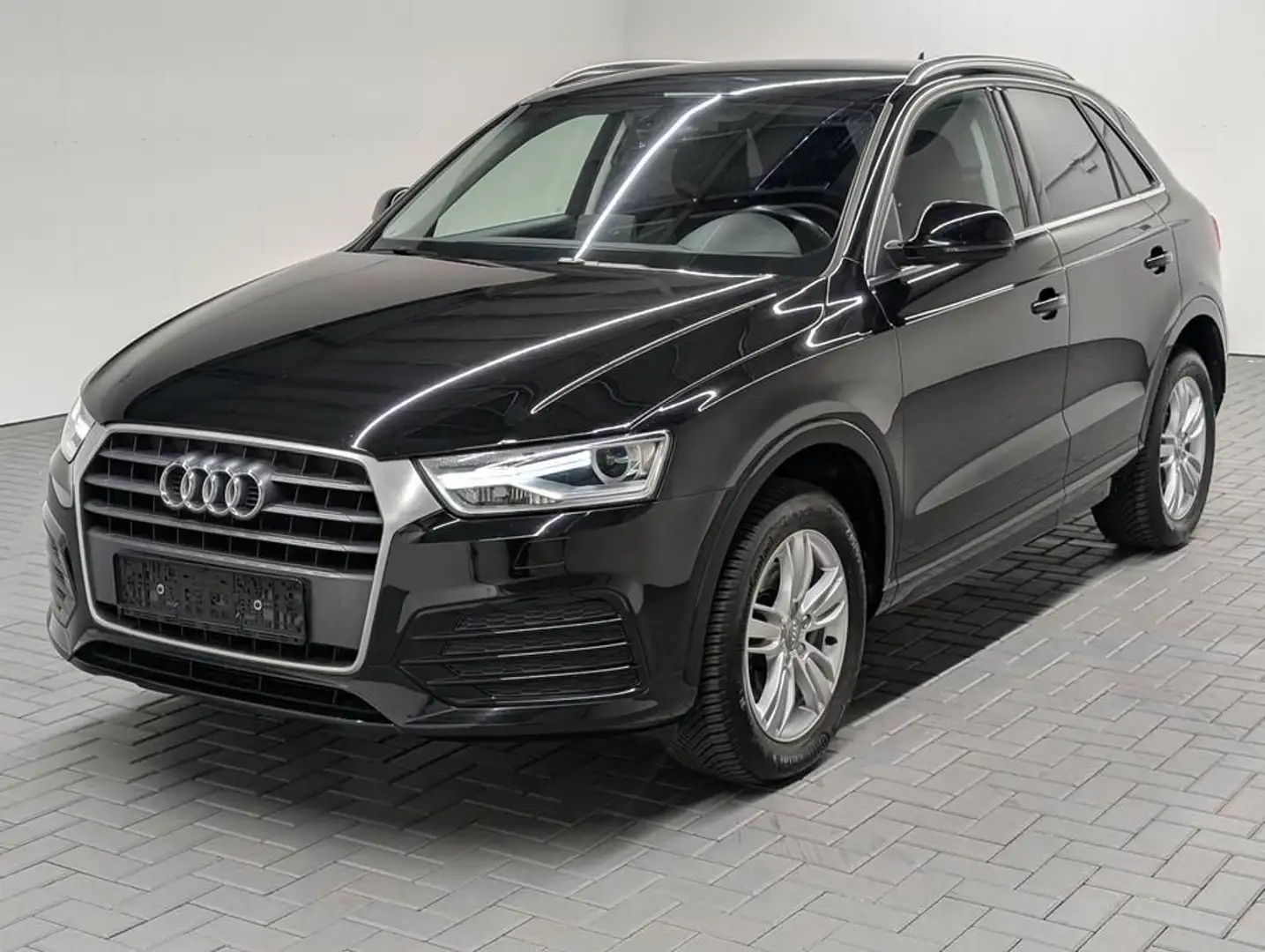 Audi Q3 Sport Bi-Xenon/Navi/SHZ/17-Zoll/Tempomat Schwarz - 1